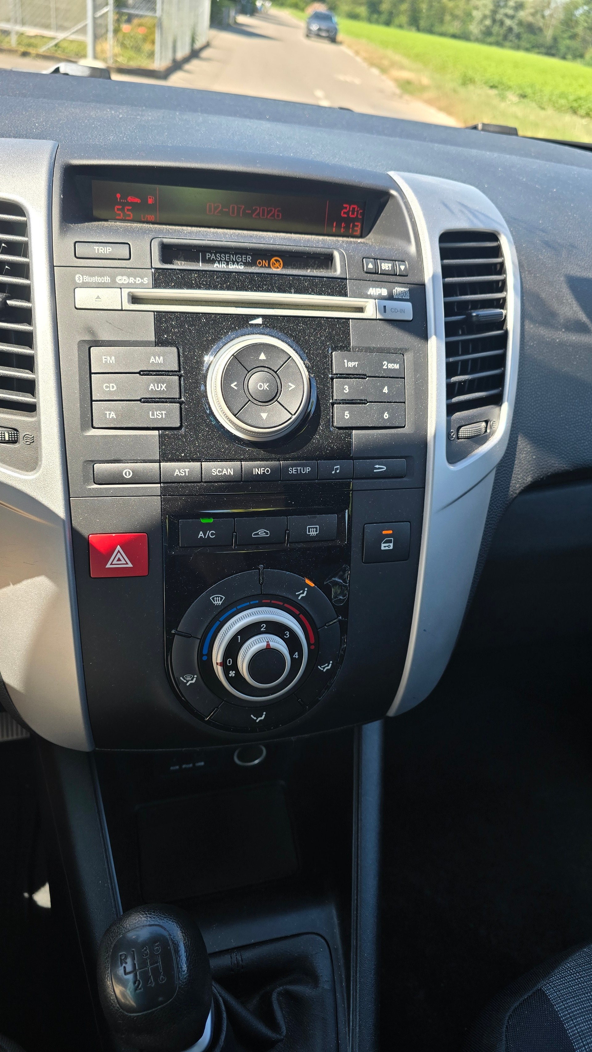 KIA Venga 1.6 CRDi _seven-image-8