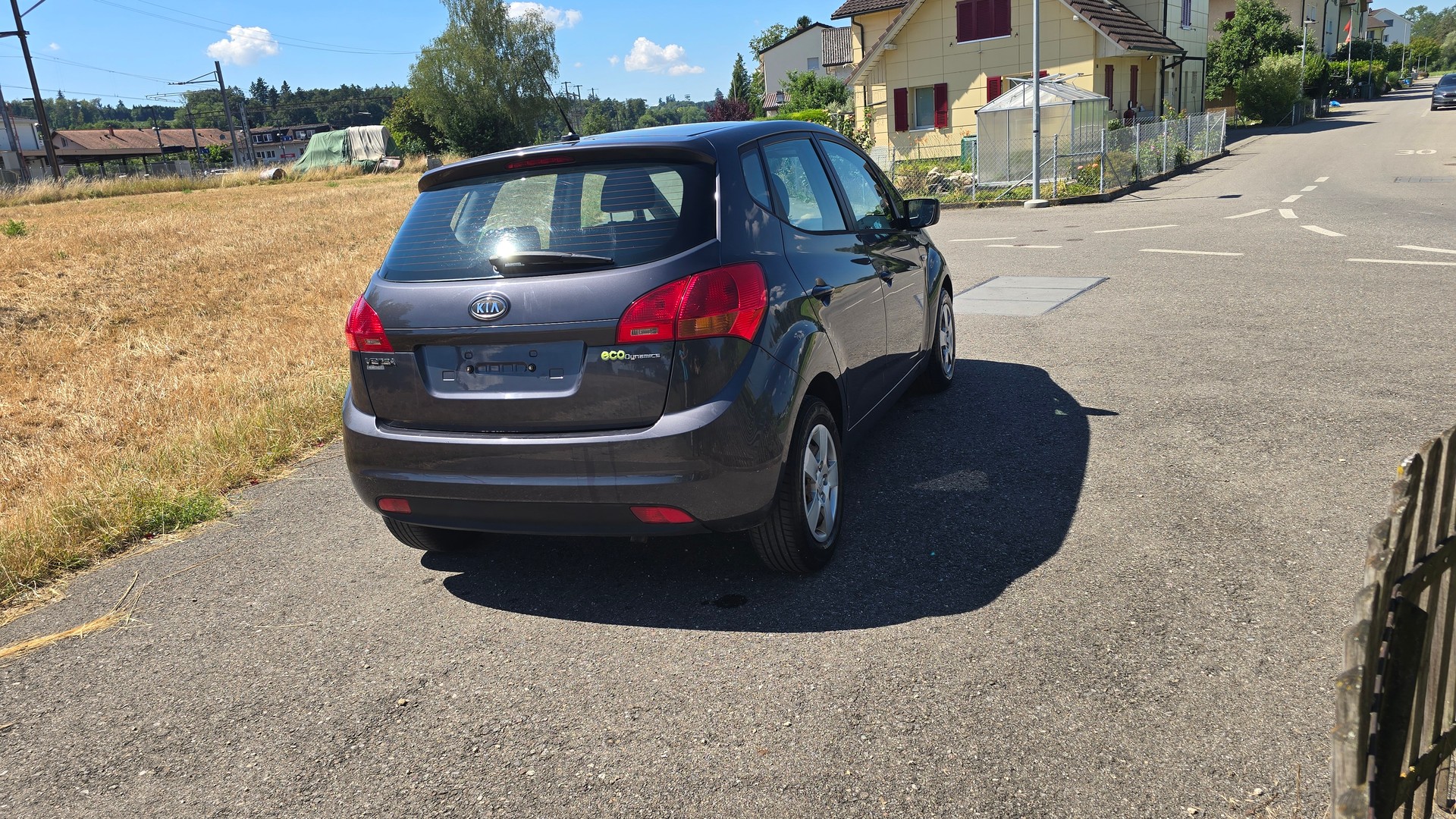 KIA Venga 1.6 CRDi _seven-image-2
