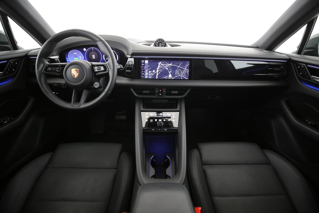 PORSCHE Macan 4-image-8