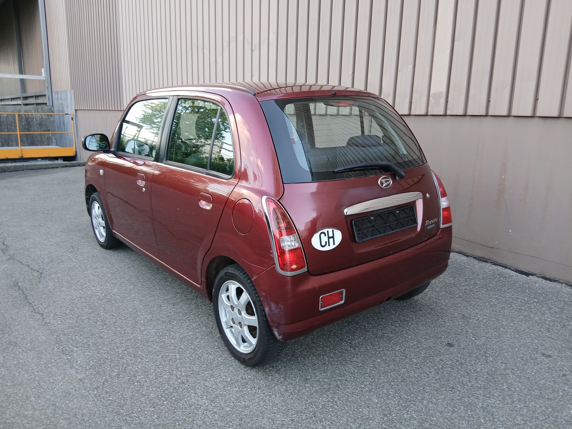 DAIHATSU Trevis 1.0-image-3
