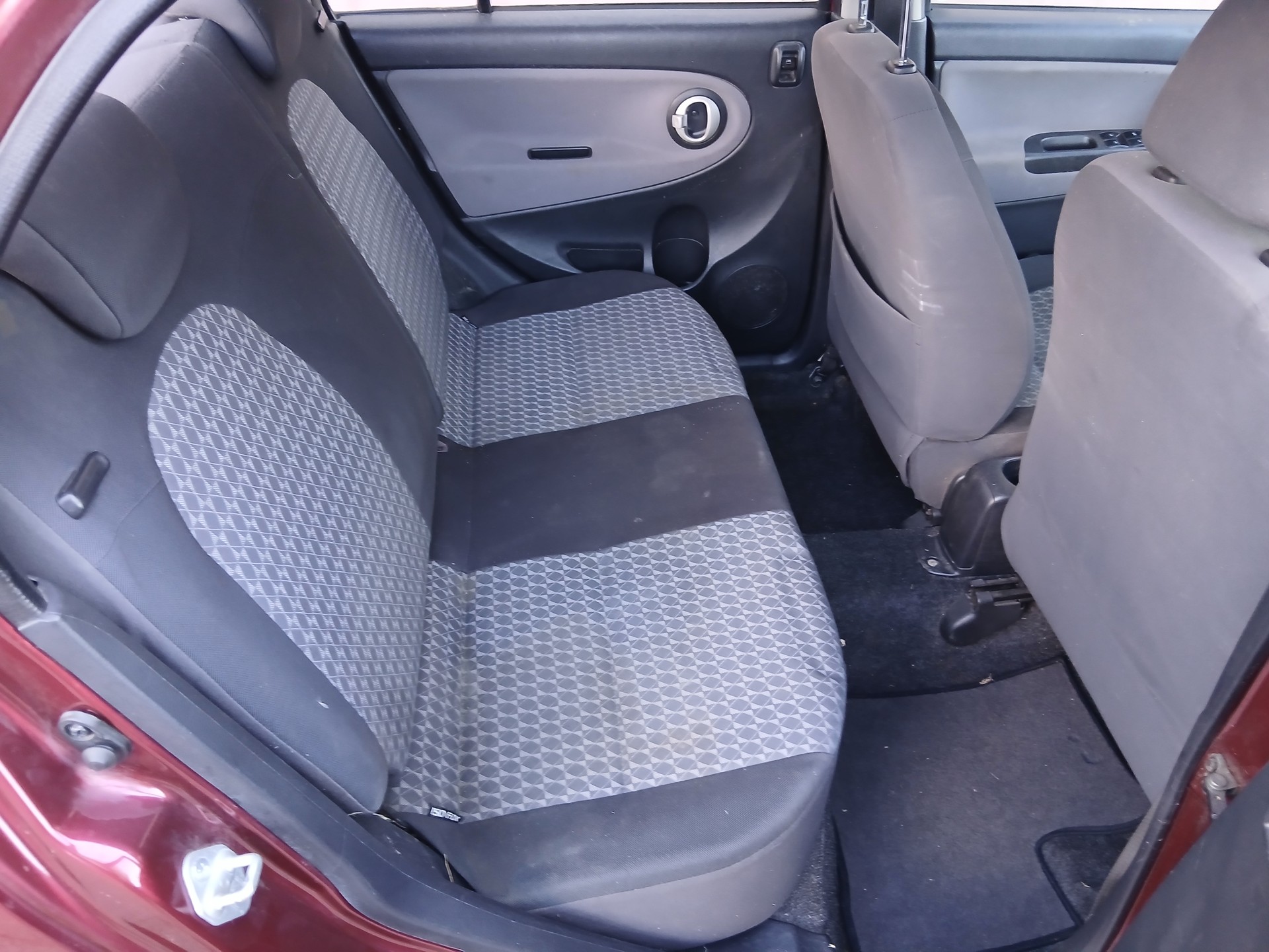 DAIHATSU Trevis 1.0-image-8