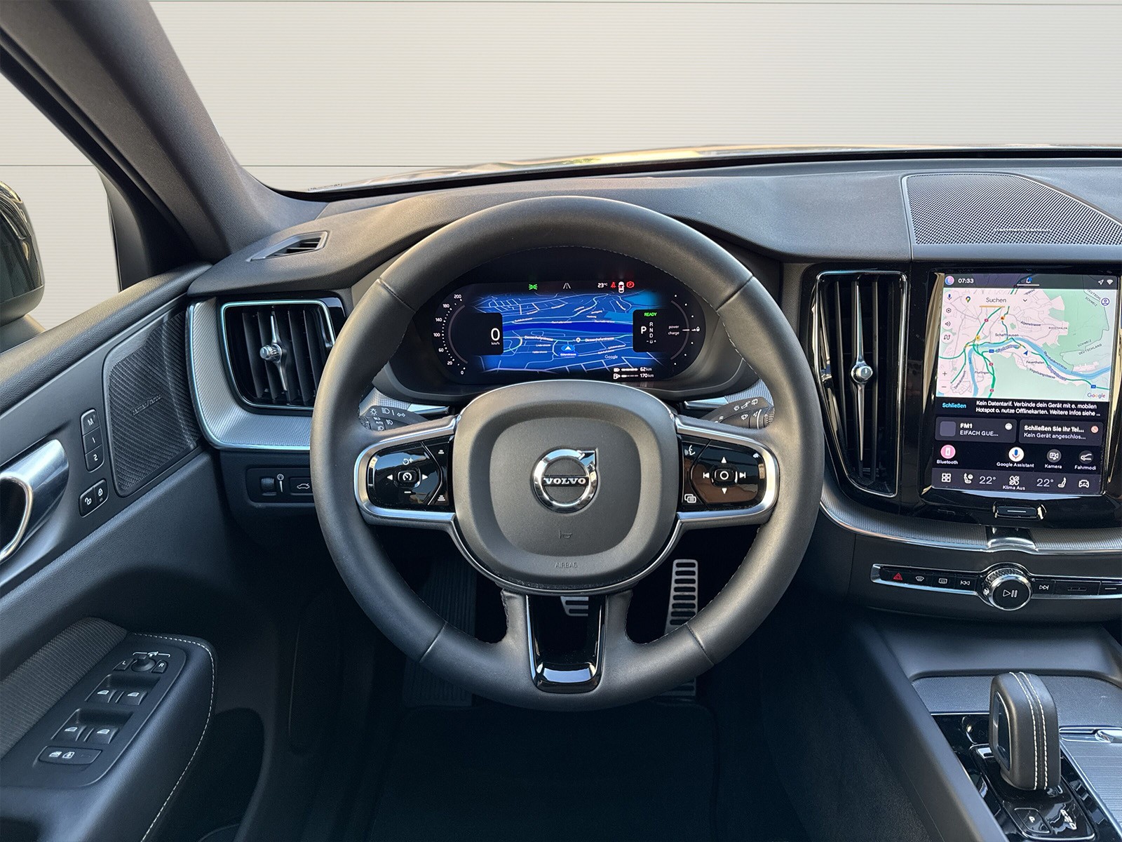 VOLVO XC60 2.0 T6 TE R-Design eAWD-image-13