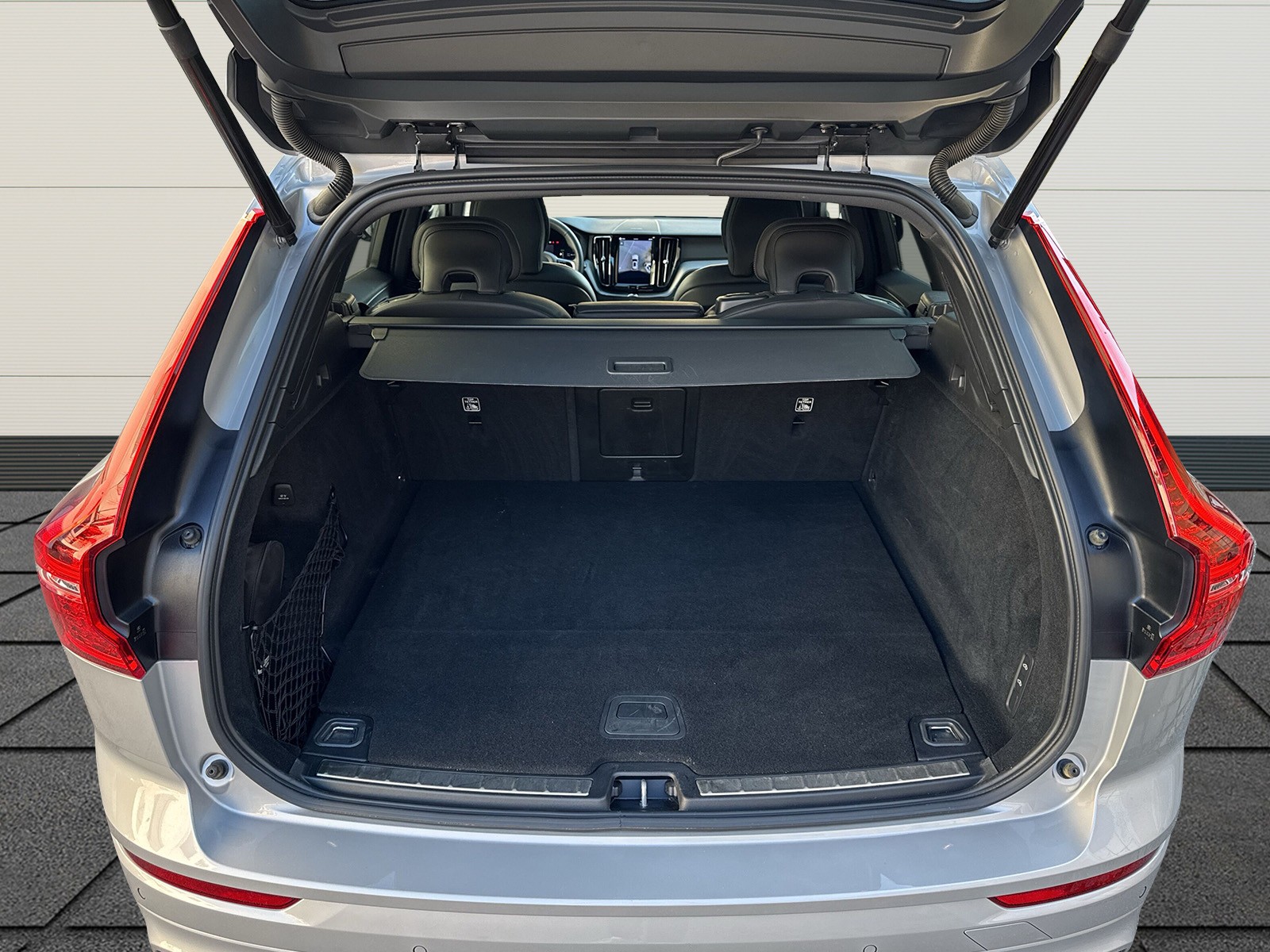 VOLVO XC60 2.0 T6 TE R-Design eAWD-image-10