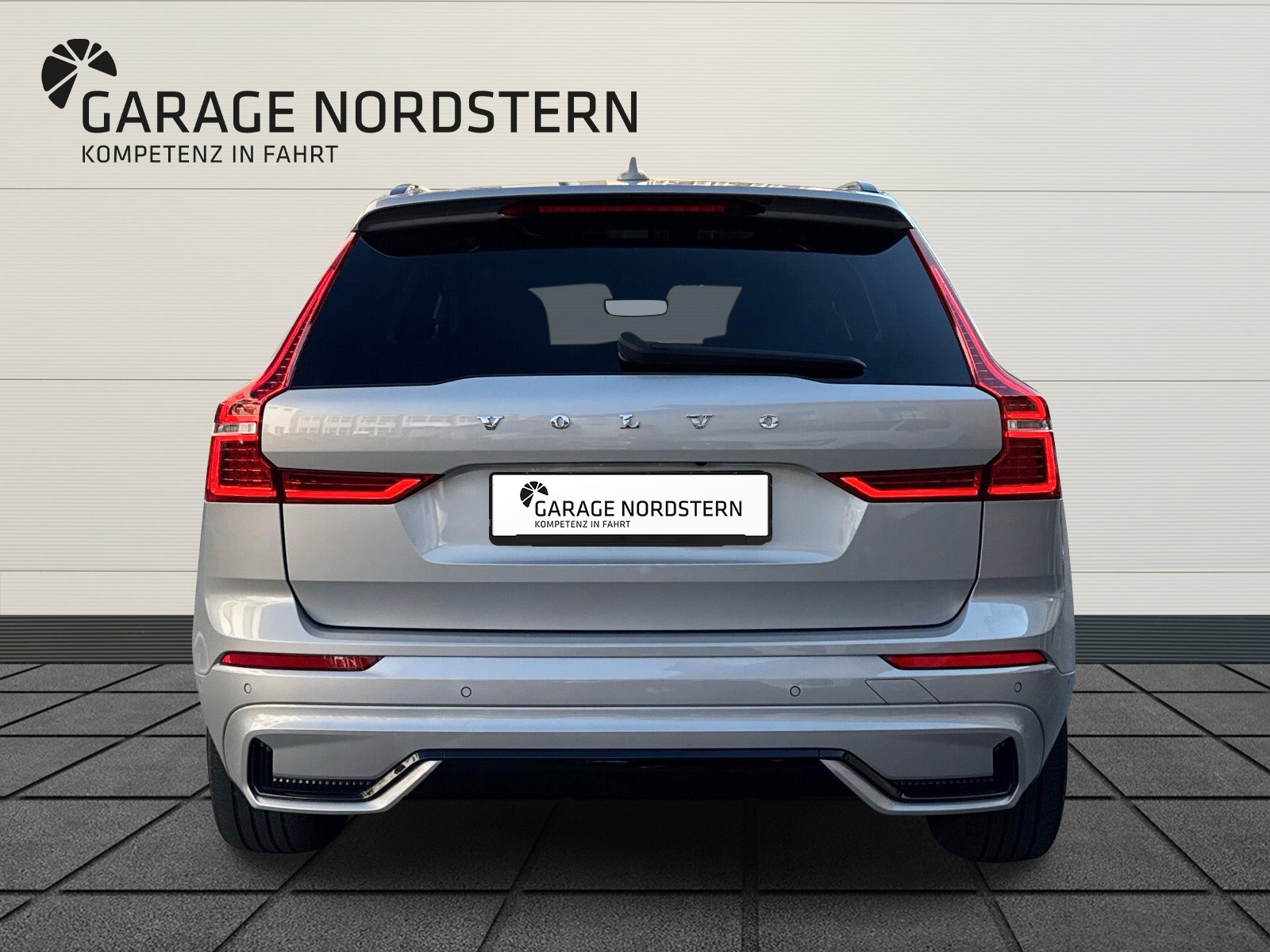 VOLVO XC60 2.0 T6 TE R-Design eAWD-showroom-element-3
