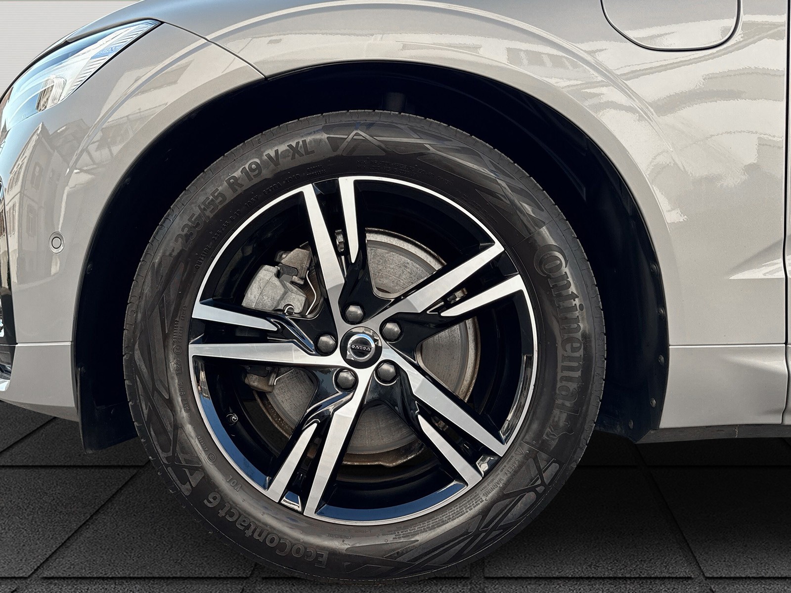 VOLVO XC60 2.0 T6 TE R-Design eAWD-image-4