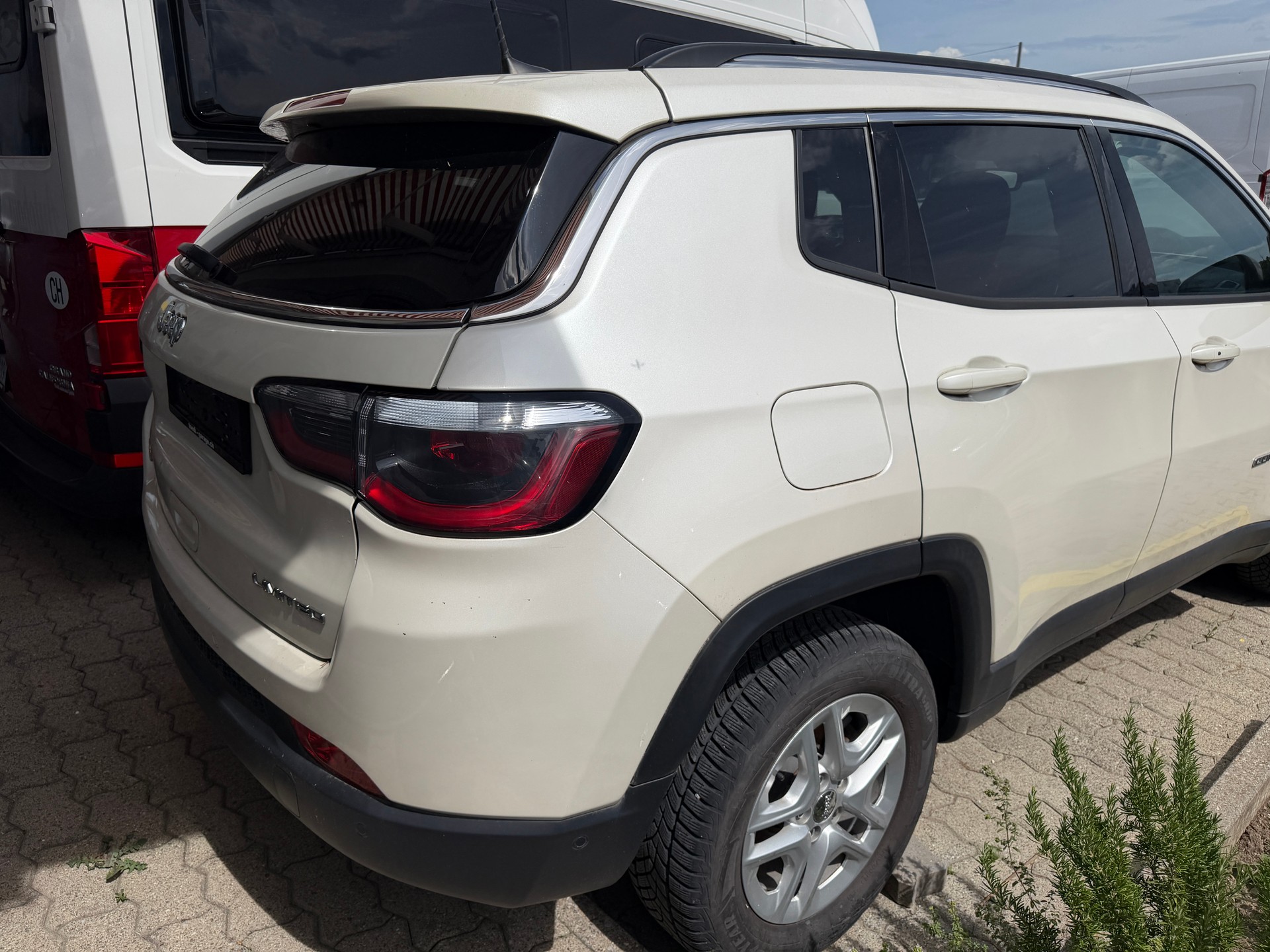 JEEP Compass 1.4 Turbo Limited AWD 9ATX-image-3