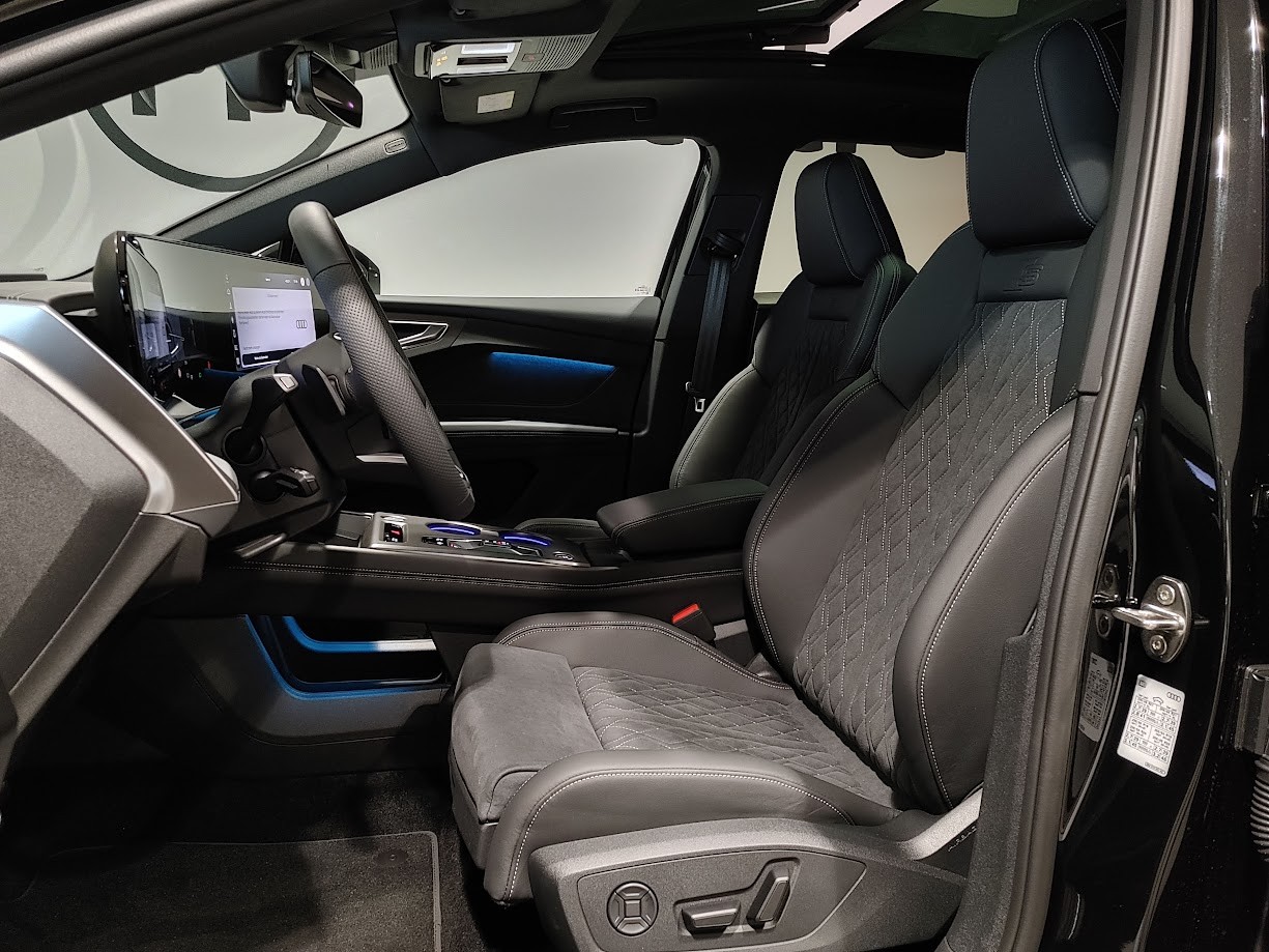 AUDI Q4 e-tron SUV quattro performance-image-3