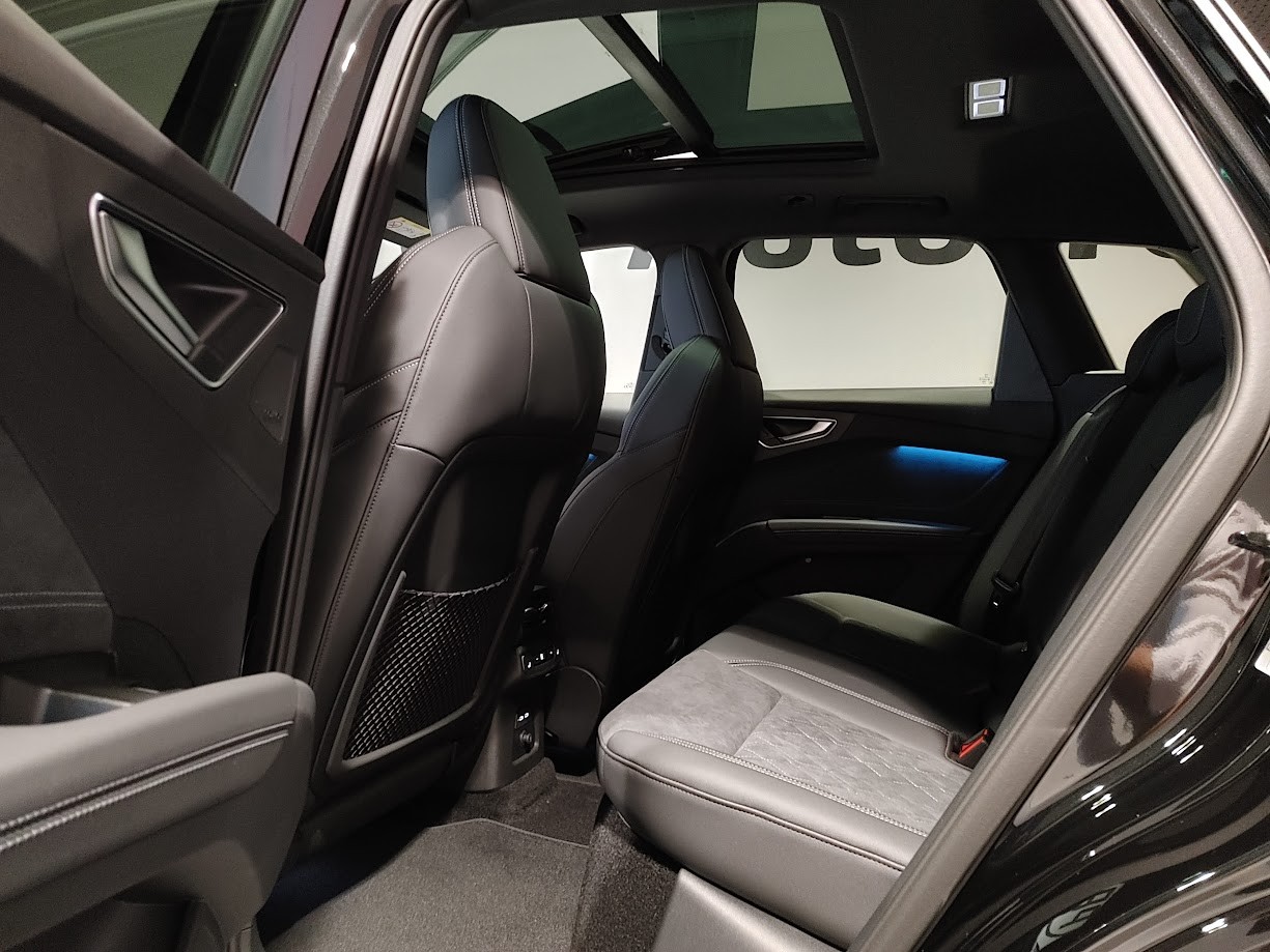 AUDI Q4 e-tron SUV quattro performance-image-4