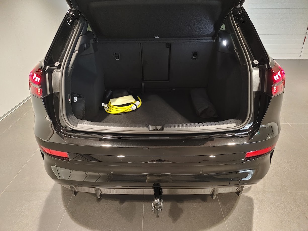 AUDI Q4 e-tron SUV quattro performance-image-11