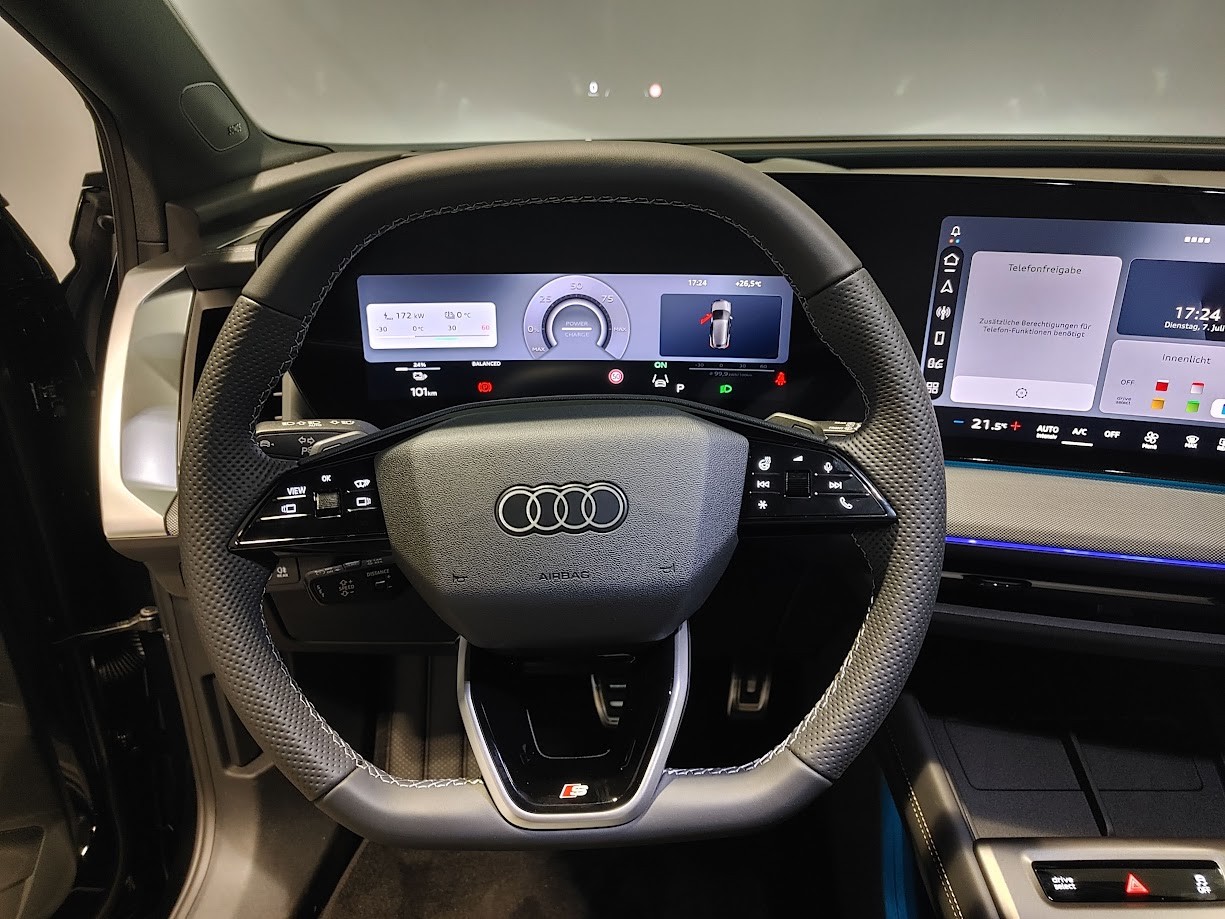 AUDI Q4 e-tron SUV quattro performance-image-5