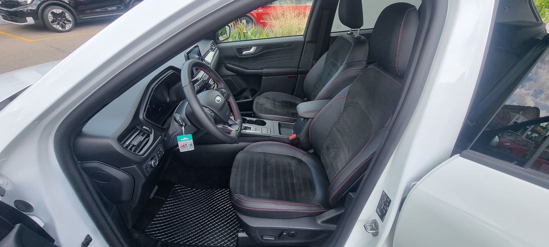 FORD Kuga 2.5 FHEV ST-Line 4WD-image-11