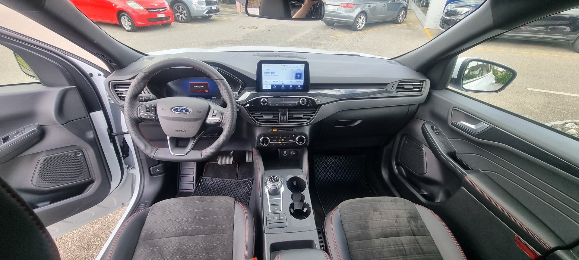 FORD Kuga 2.5 FHEV ST-Line 4WD-image-9