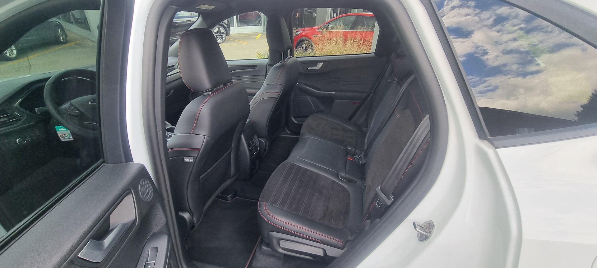 FORD Kuga 2.5 FHEV ST-Line 4WD-image-10