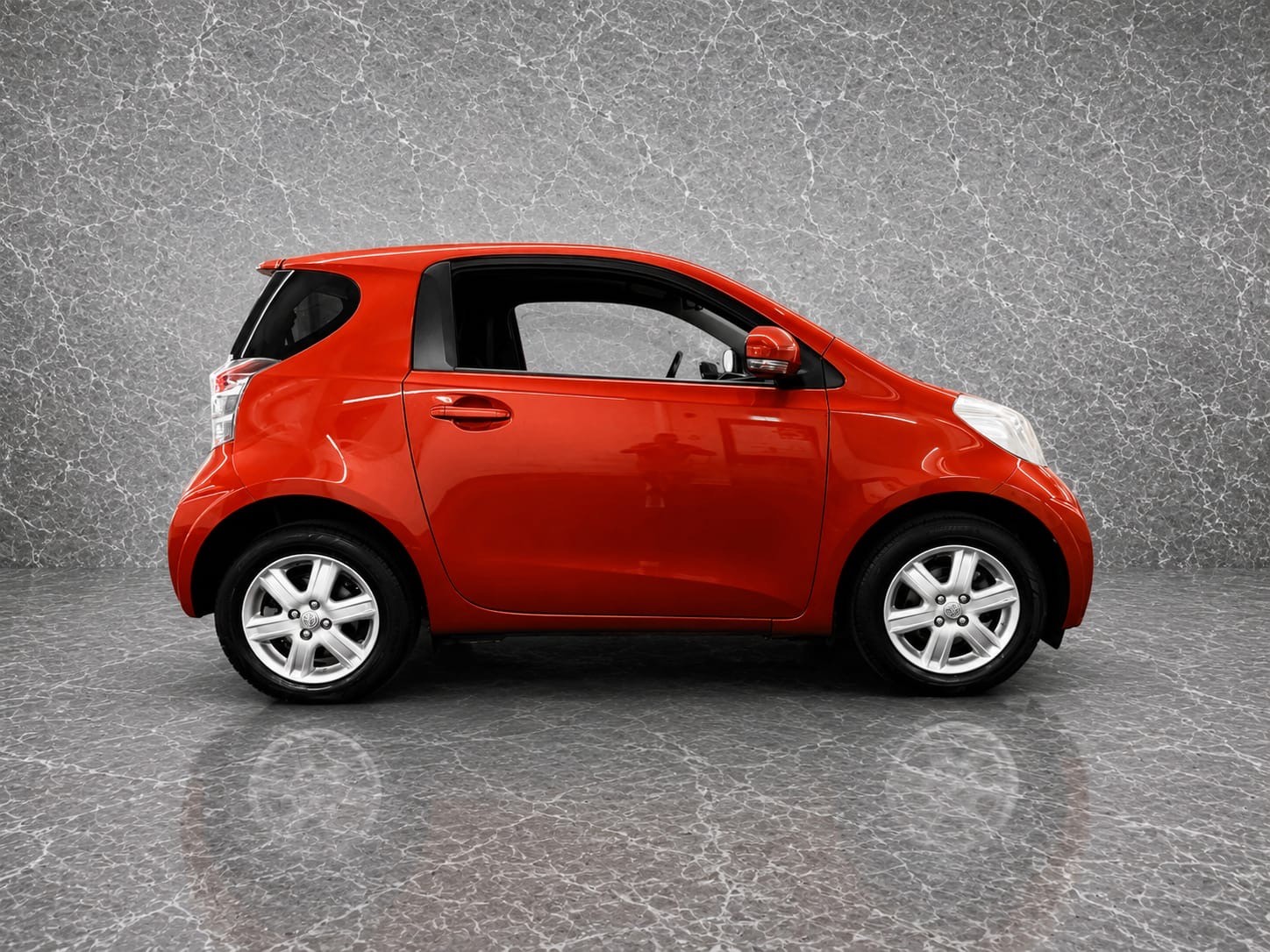 TOYOTA iQ 1.0 VVT-i Linea Luna-image-4