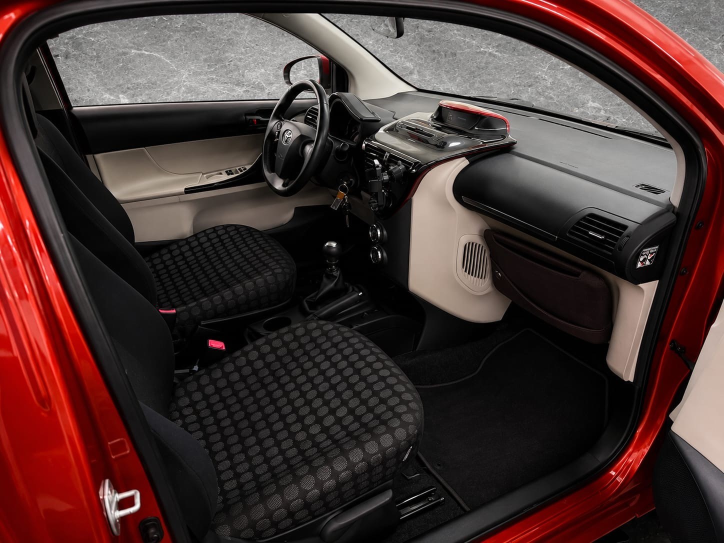 TOYOTA iQ 1.0 VVT-i Linea Luna-image-15