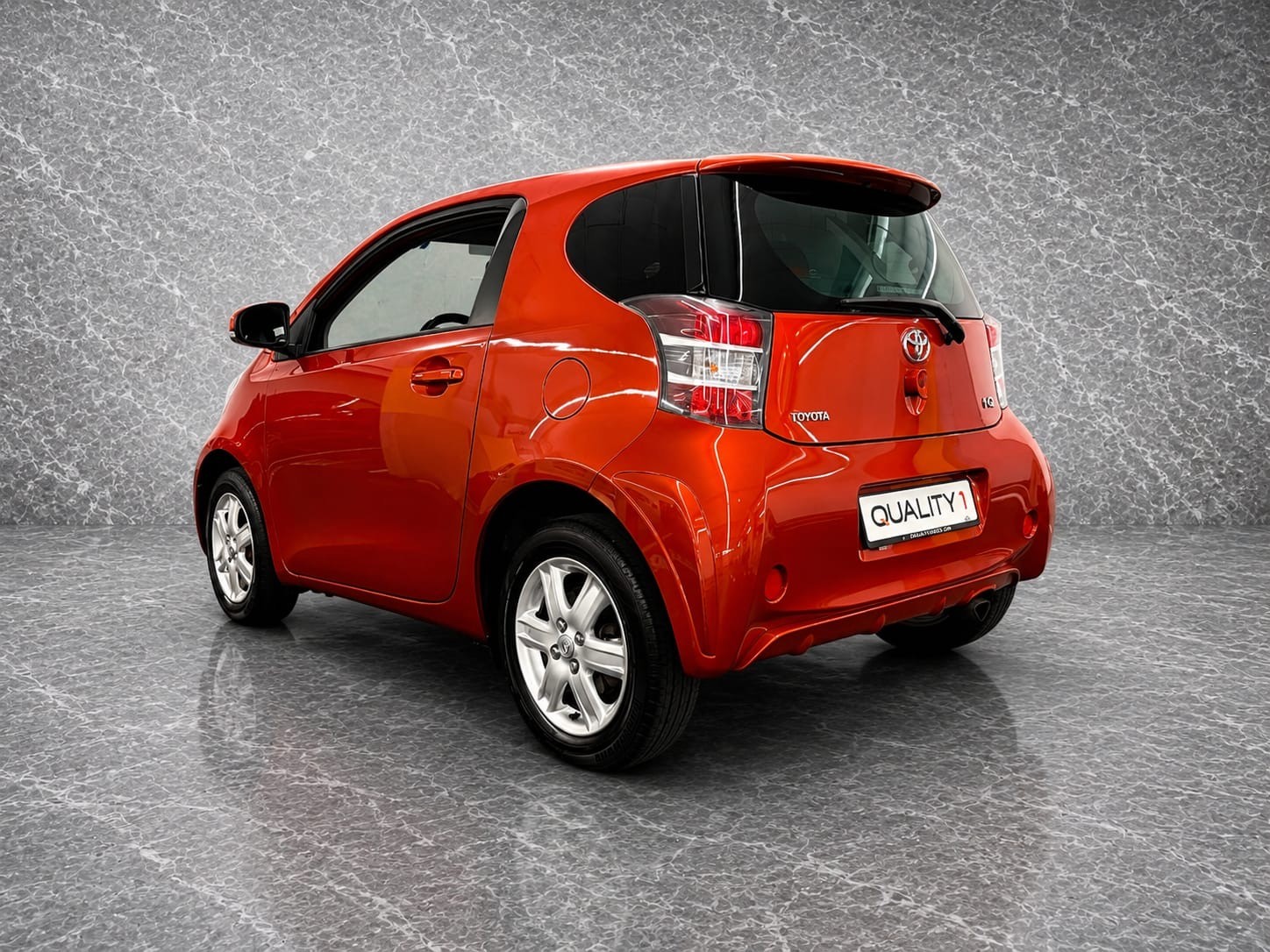 TOYOTA iQ 1.0 VVT-i Linea Luna-image-6