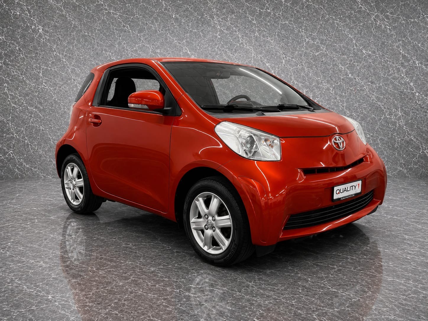 TOYOTA iQ 1.0 VVT-i Linea Luna-image-1