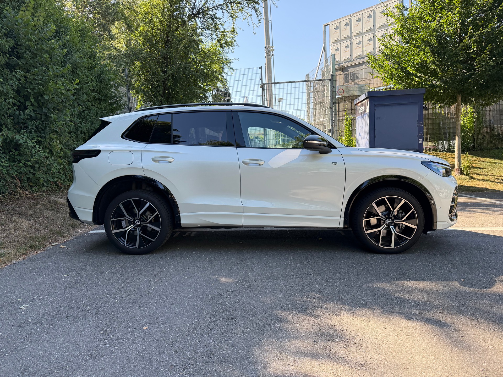 VW 2.0 TSI R-Line United DSG 4motion-image-1