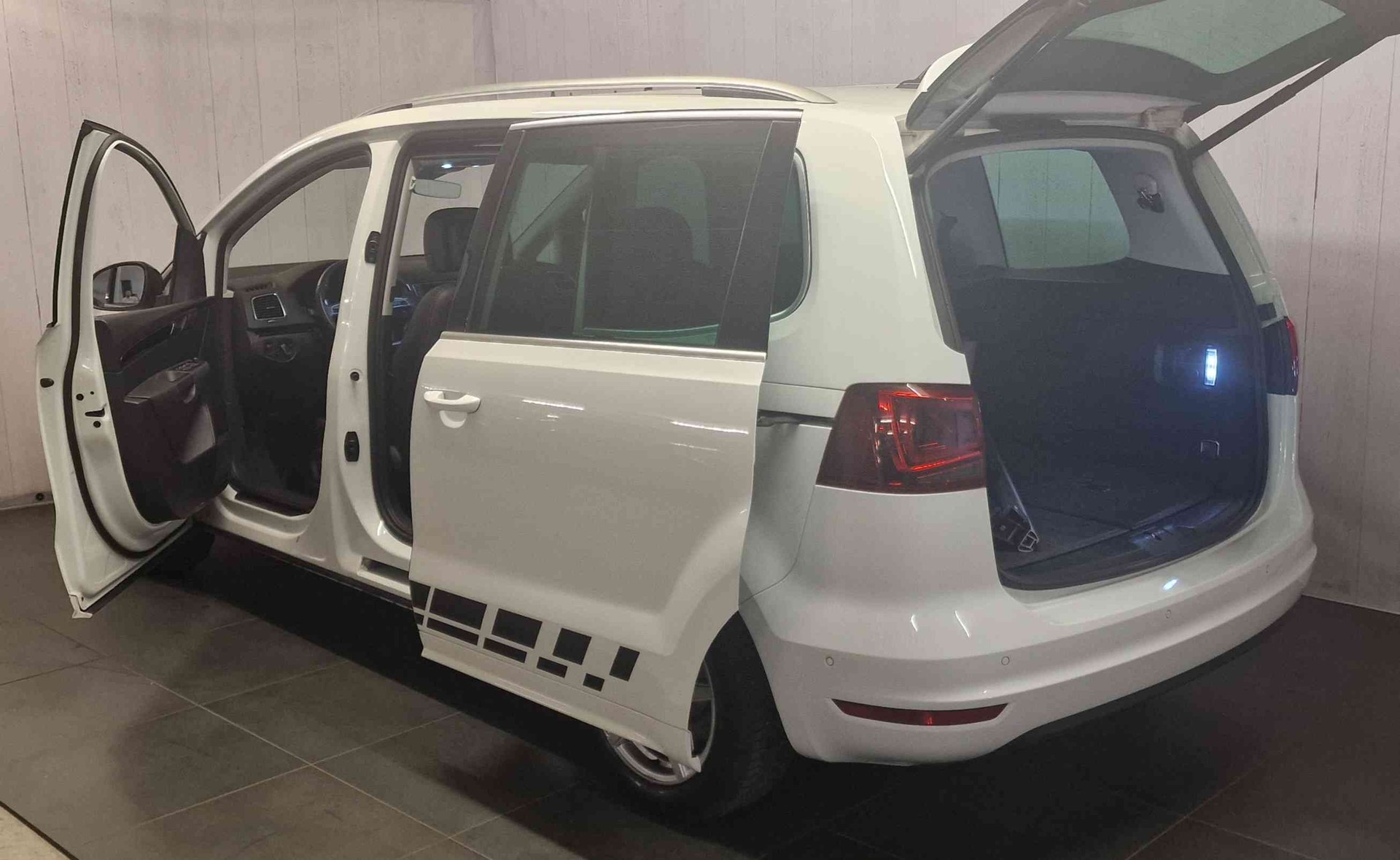SEAT Alhambra 2.0 TDI DSG SWISS FR-image-14