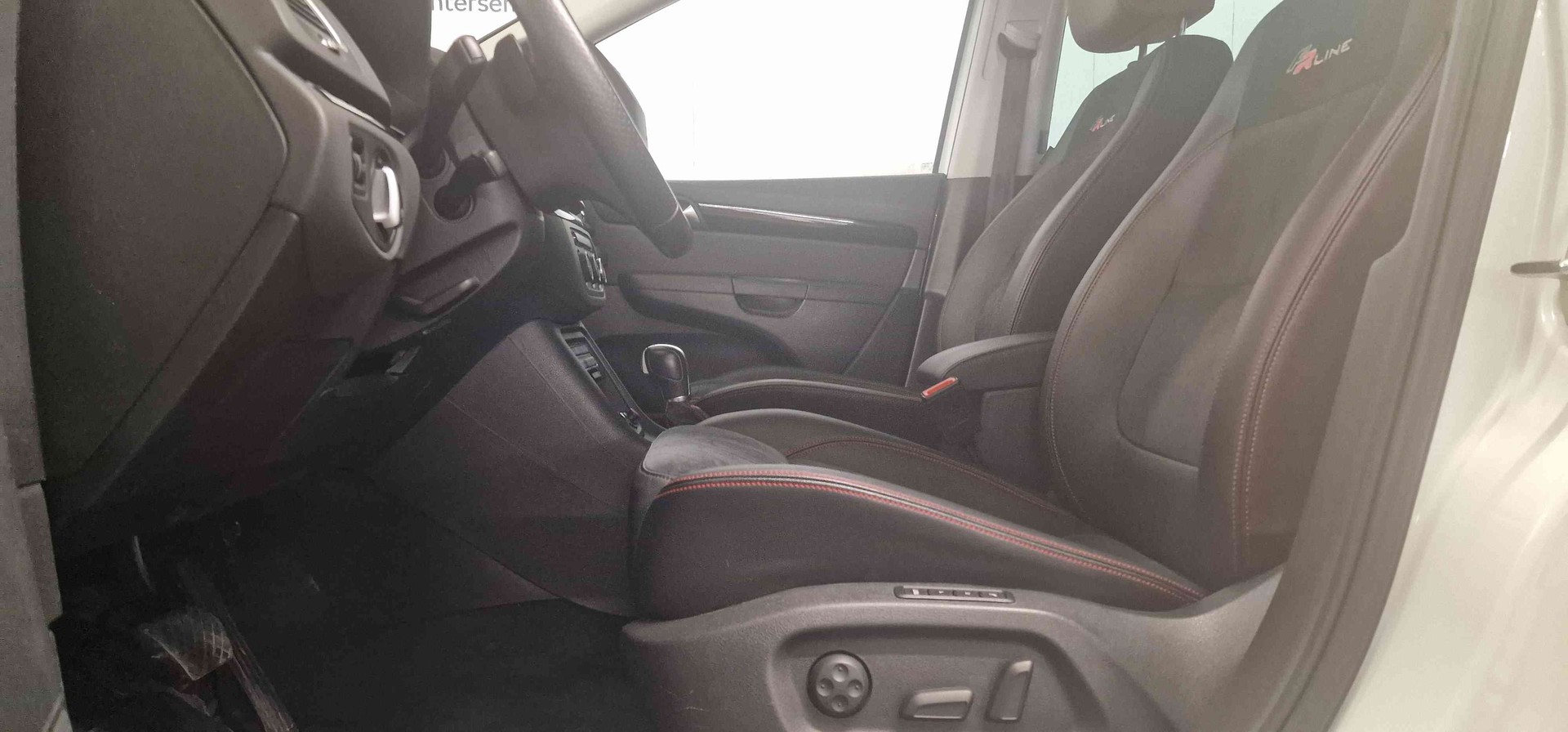 SEAT Alhambra 2.0 TDI DSG SWISS FR-image-3