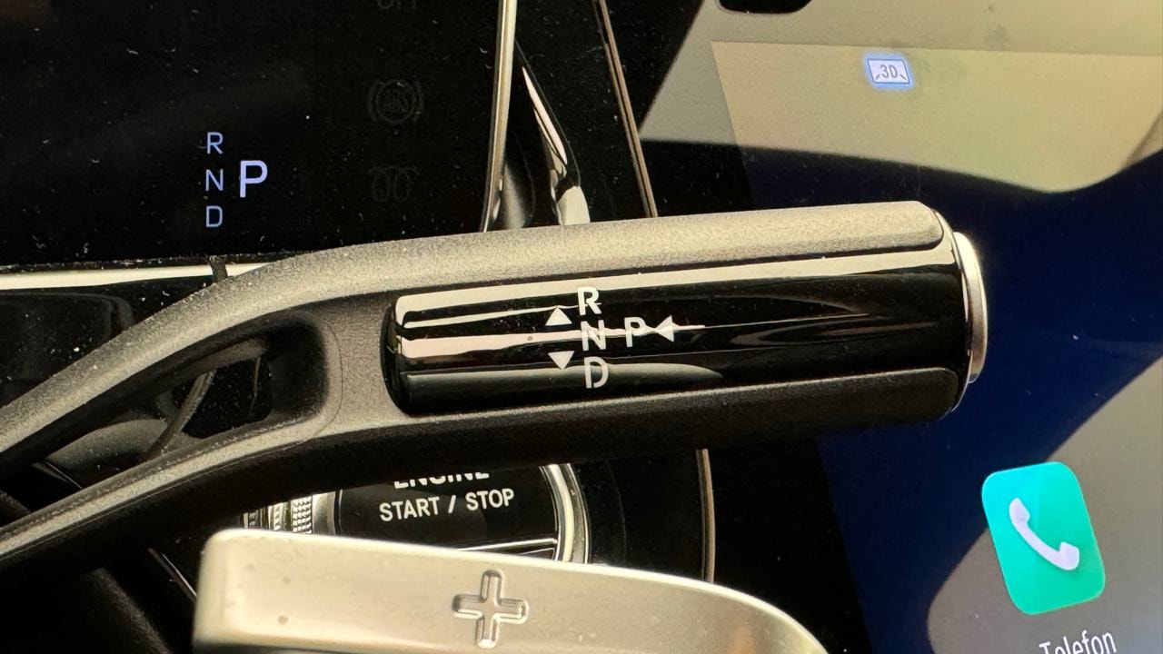 MERCEDES-BENZ E 300 de All-Terrain 4Matic EQ Hybrid 9G-Tronic-image-10