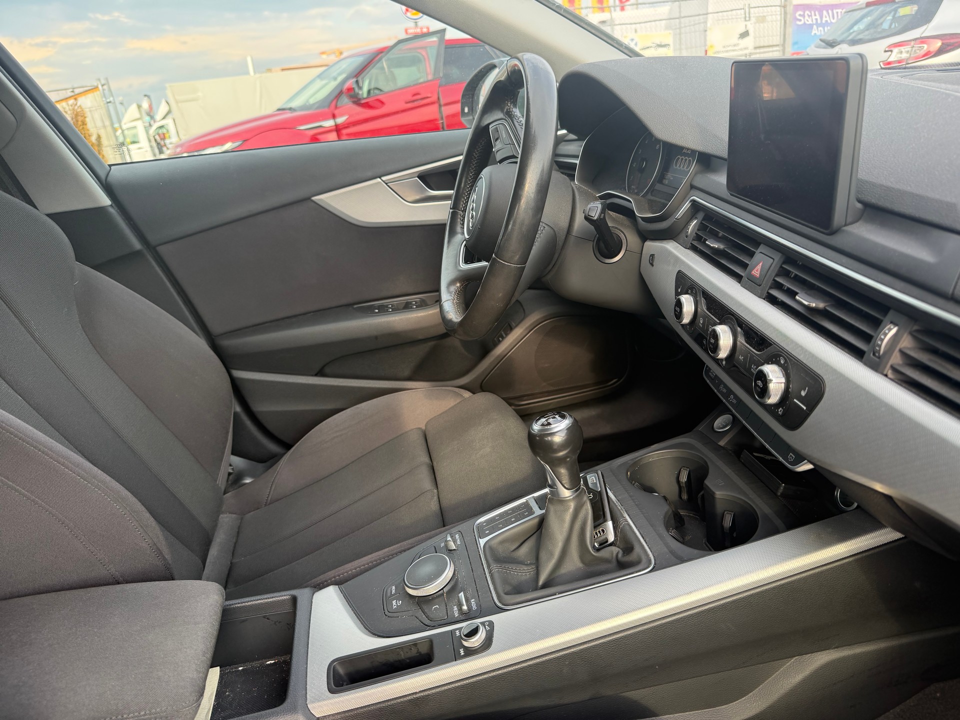 AUDI A4 Avant 2.0 TFSI-image-5