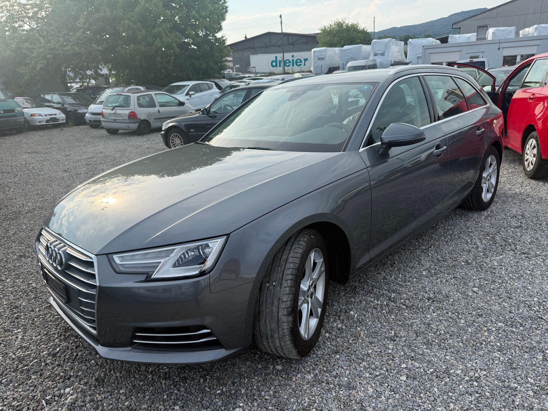 AUDI A4 Avant 2.0 TFSI-image-1