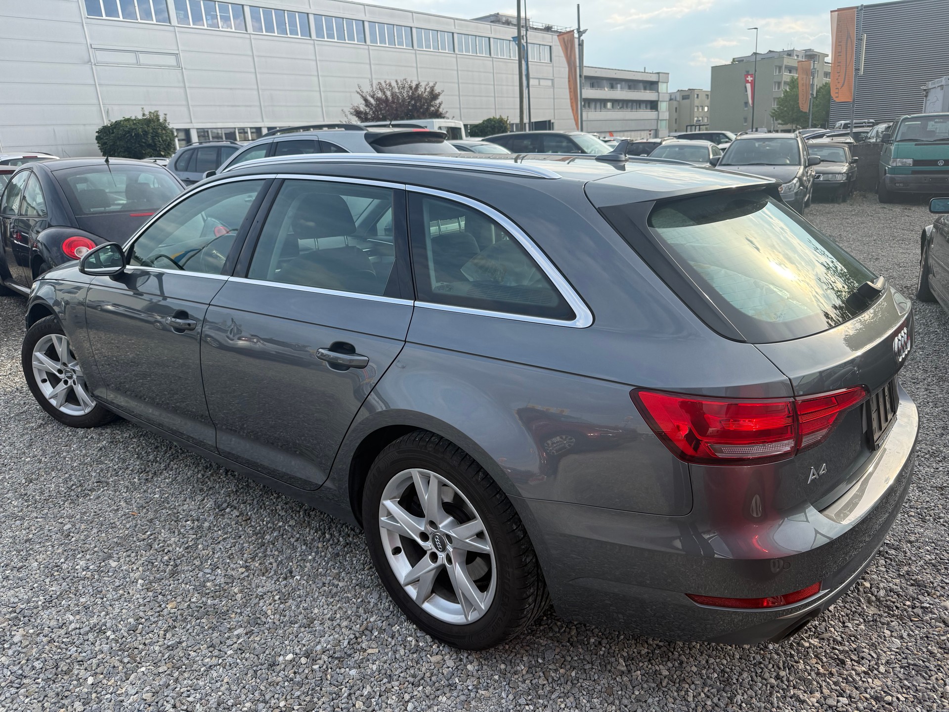AUDI A4 Avant 2.0 TFSI-image-3