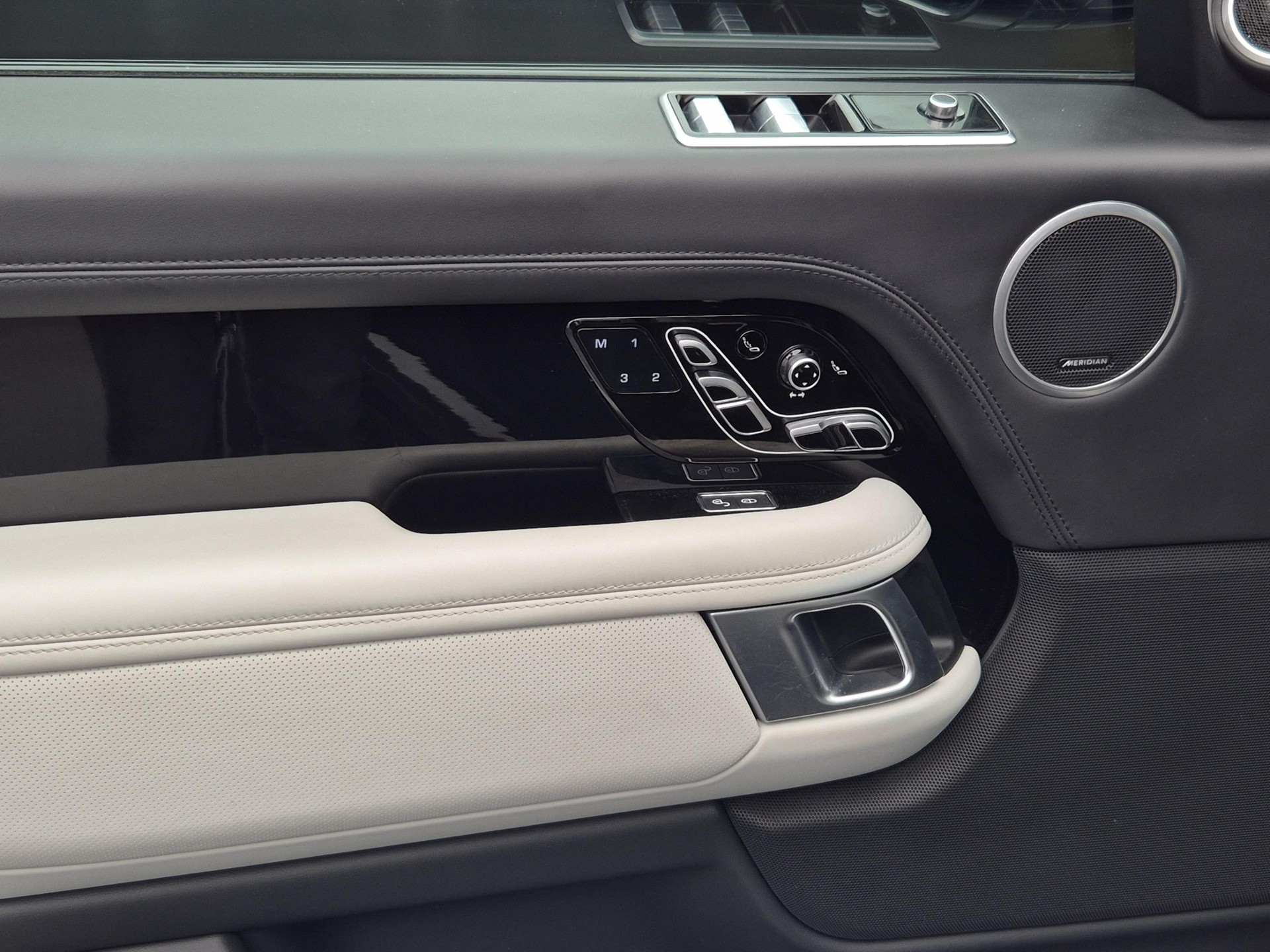 LAND ROVER Range Rover 5.0 V8 SC SV Autobiography Dynamic-image-20