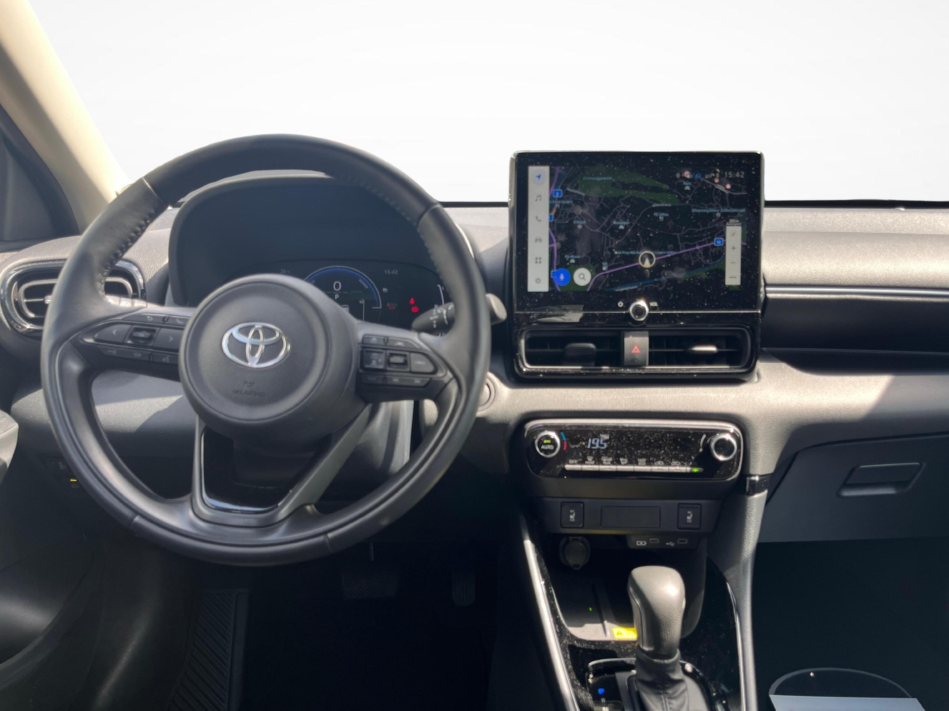 TOYOTA Yaris 1.5 VVT-i HSD Trend-image-8
