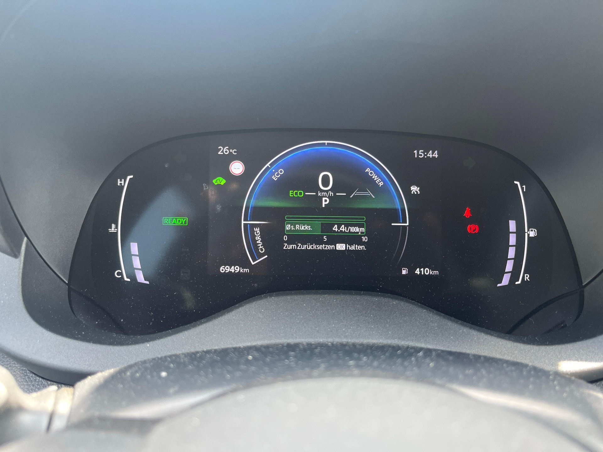 TOYOTA Yaris 1.5 VVT-i HSD Trend-image-14