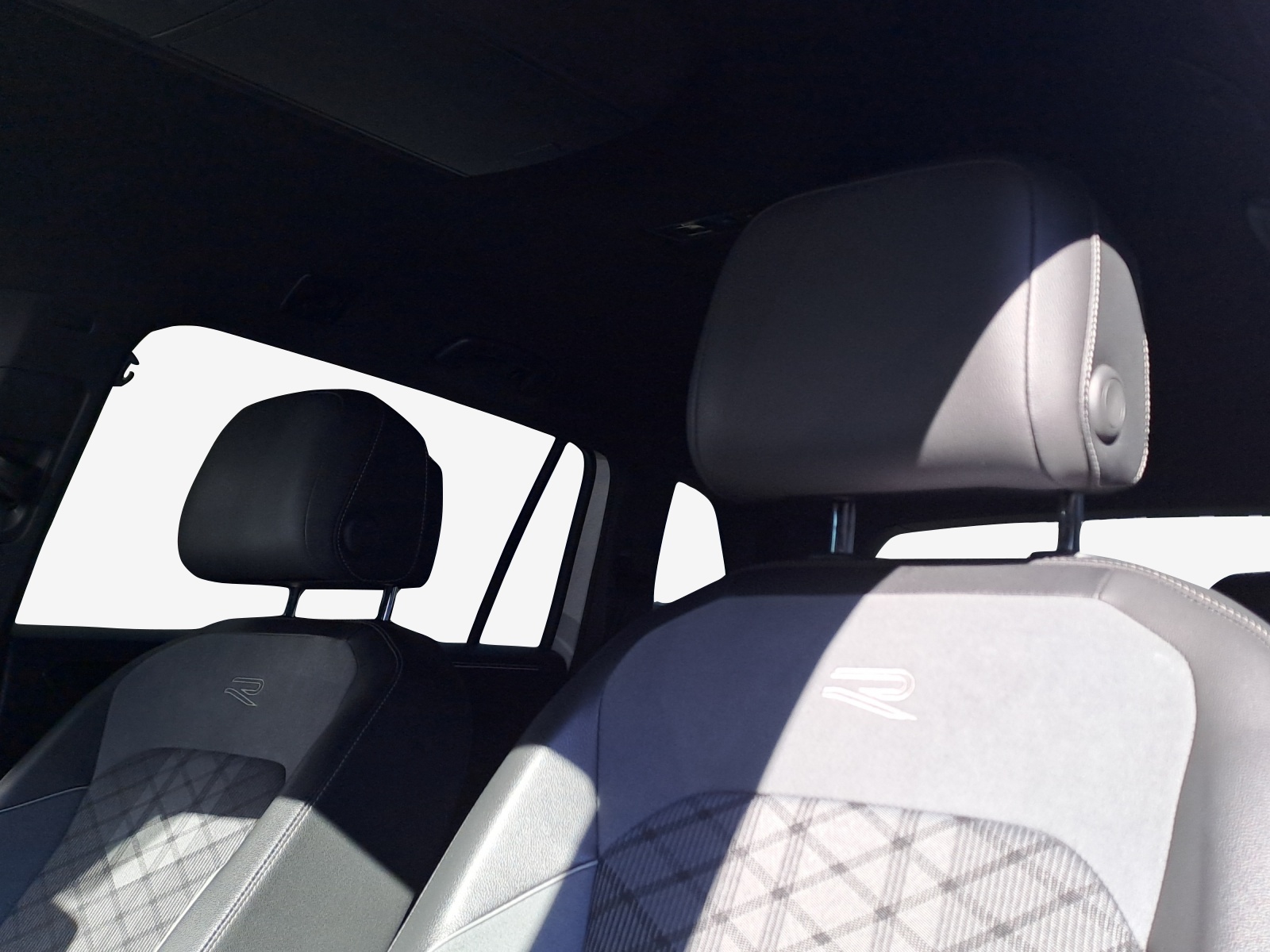 VW Tiguan Allspace 2.0 TDI SCR R-Line 4Motion DSG-image-14