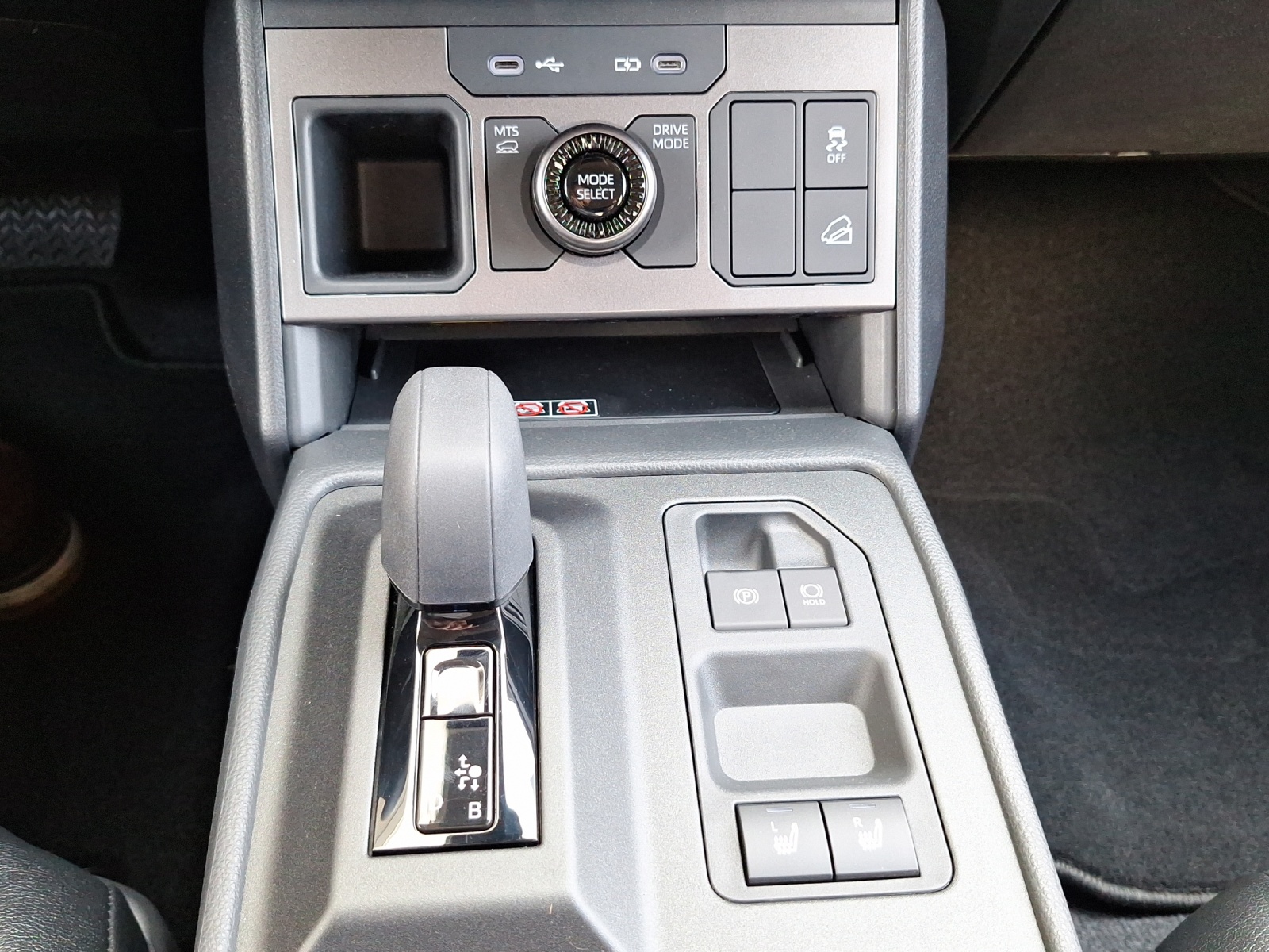TOYOTA Hilux Double Cab.-Pick-up 59KWh Style-image-11