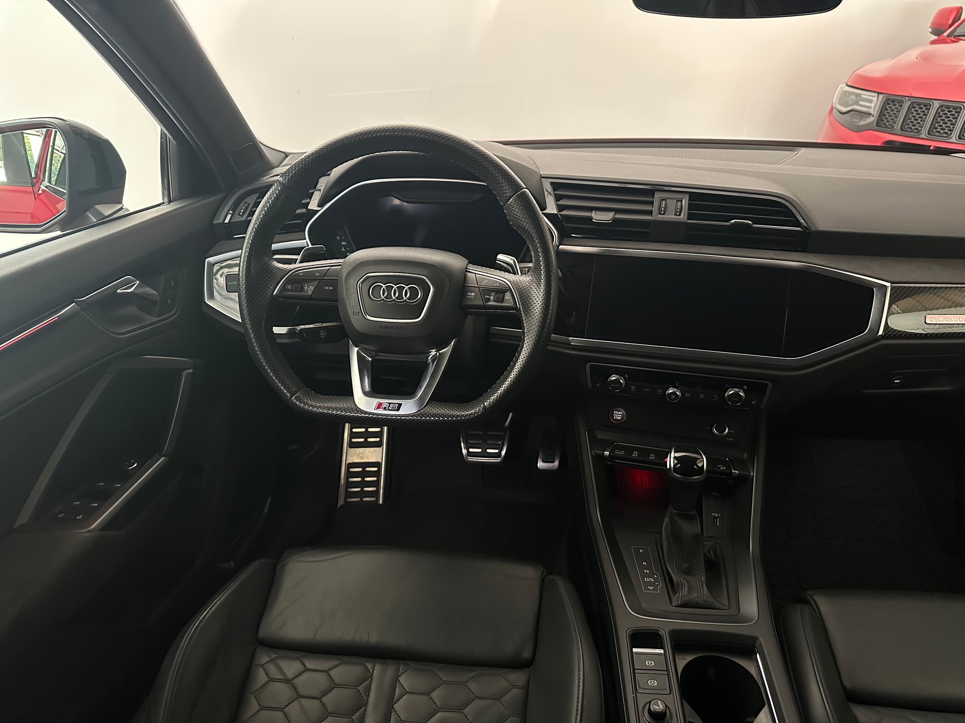 AUDI RS Q3 2.5 TFSI quattro S tronic-image-10