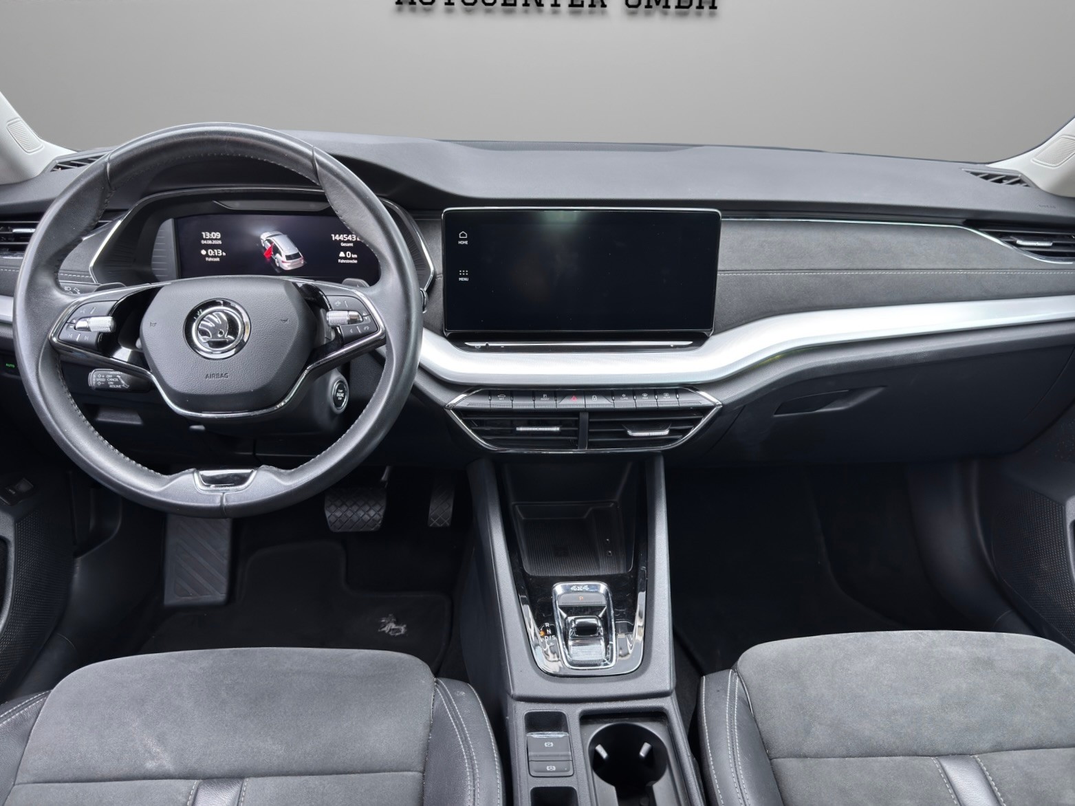 SKODA Octavia Combi 2.0 TDI DSG Style 4x4-image-8
