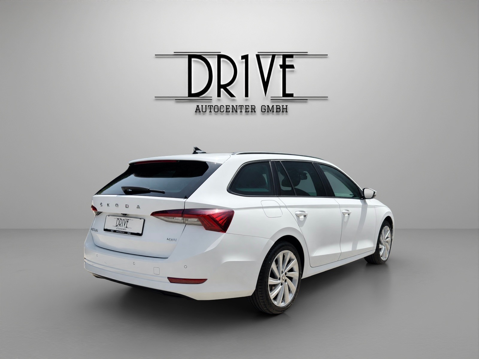 SKODA Octavia Combi 2.0 TDI DSG Style 4x4-image-4