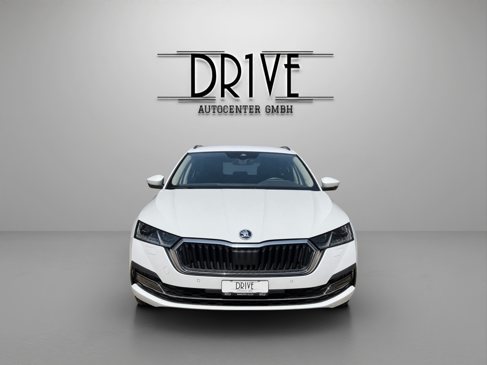 SKODA Octavia Combi 2.0 TDI DSG Style 4x4-image-1