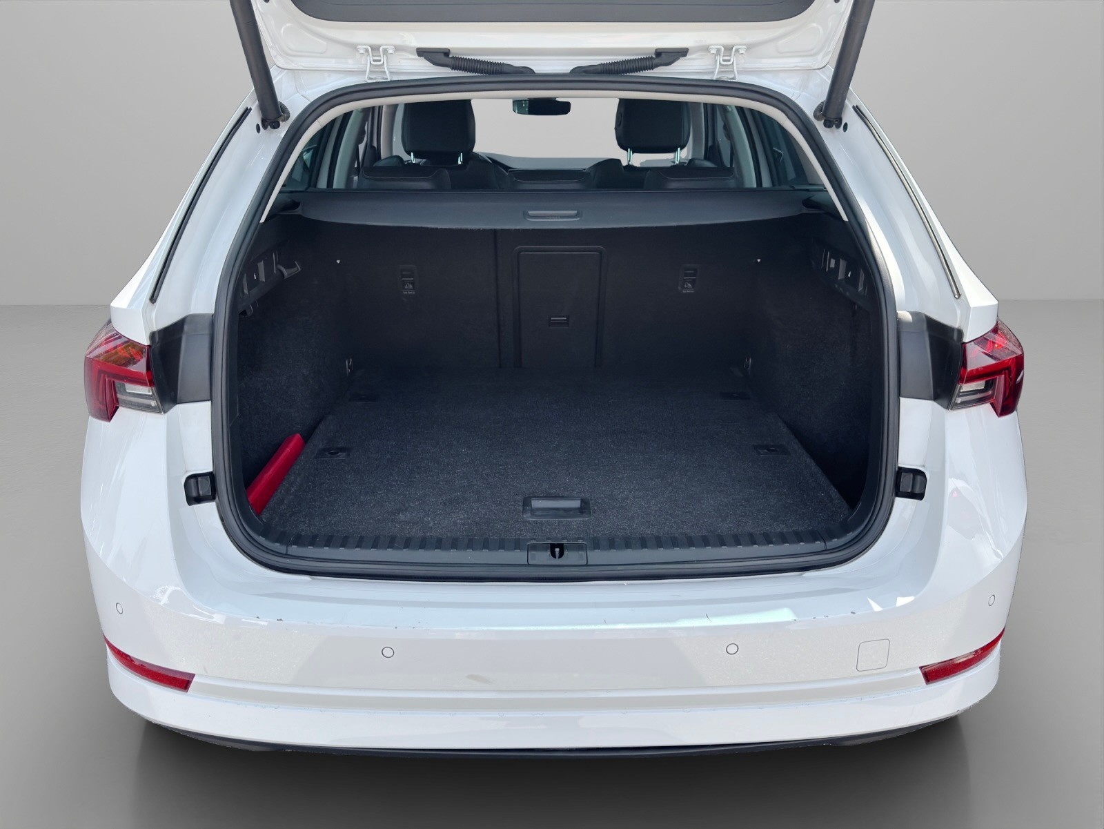 SKODA Octavia Combi 2.0 TDI DSG Style 4x4-image-11