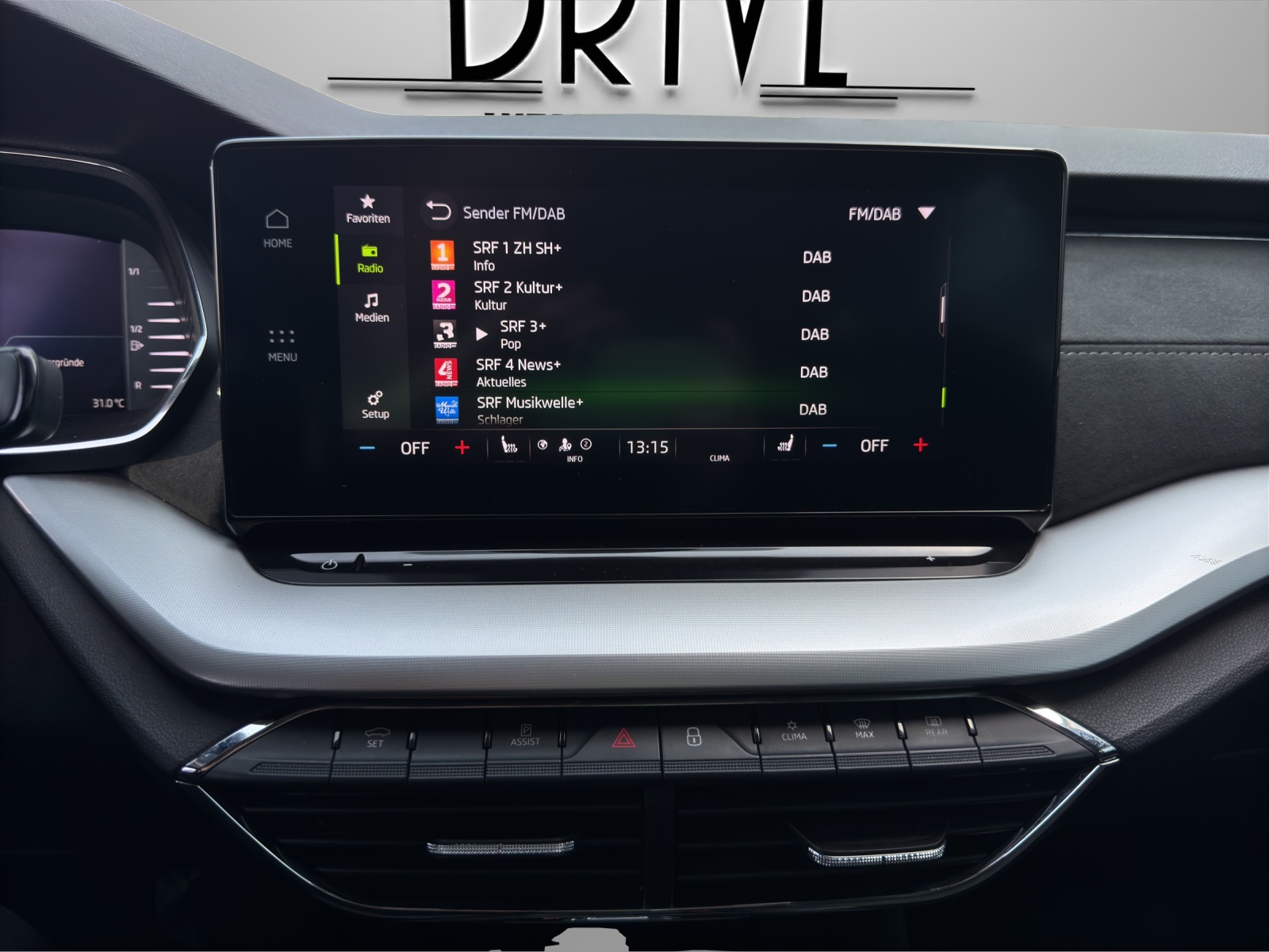 SKODA Octavia Combi 2.0 TDI DSG Style 4x4-image-14