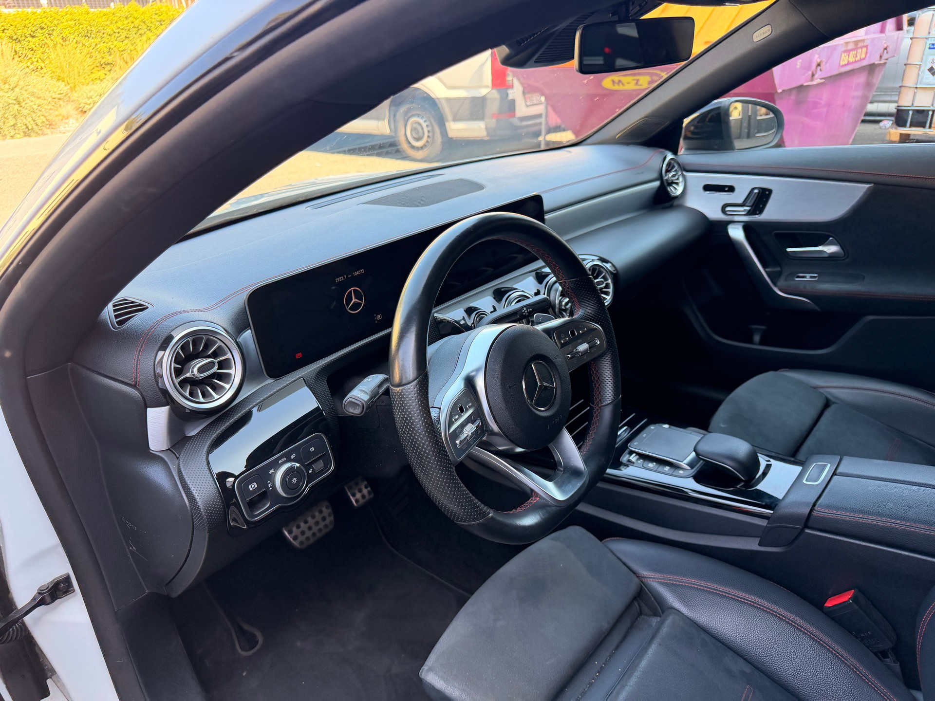 MERCEDES-BENZ CLA 220 AMG Line 7G-DCT 4Matic-image-5