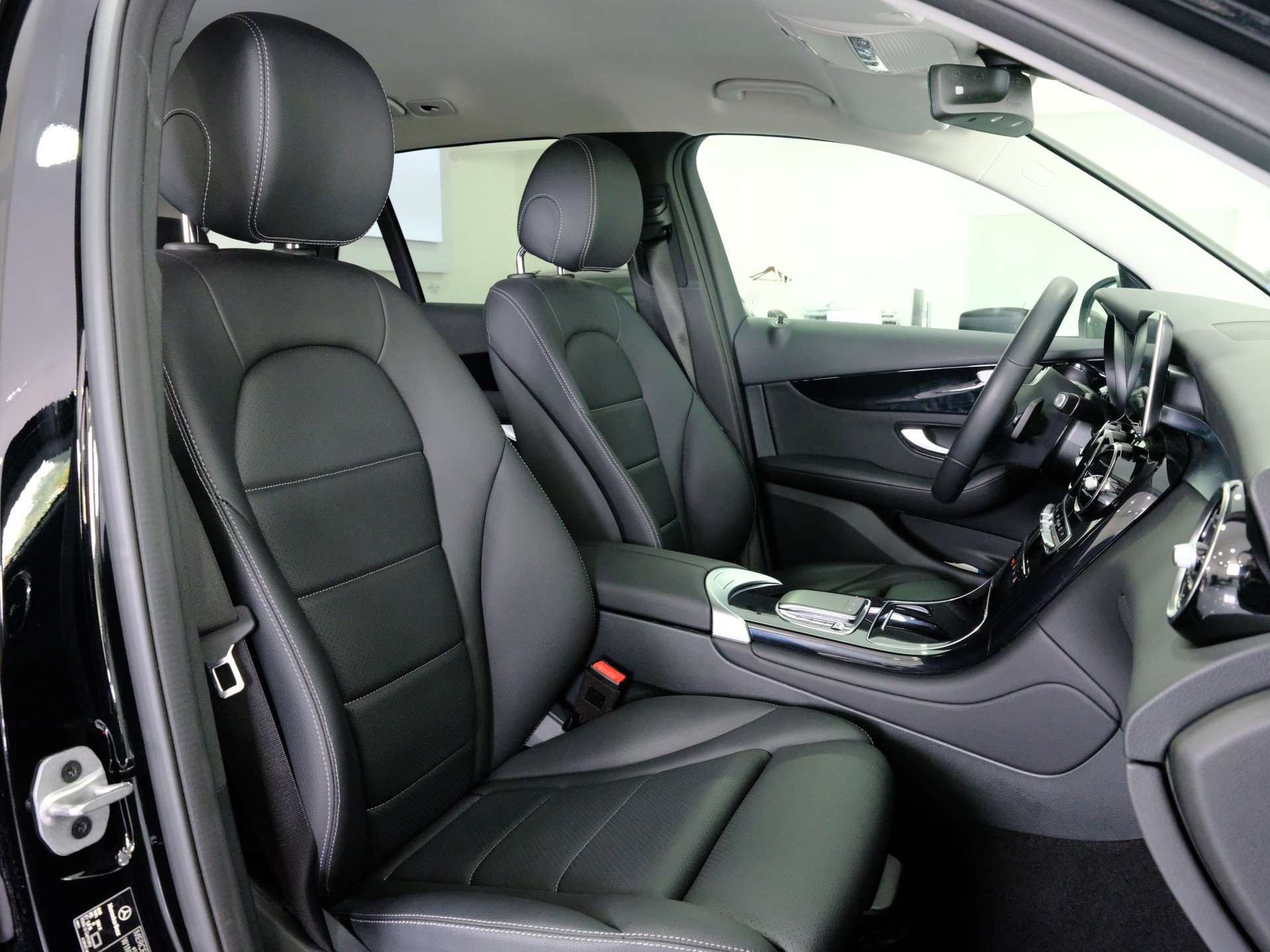 MERCEDES-BENZ GLC 200 Off-Road 4Matic 9G-Tronic-image-14
