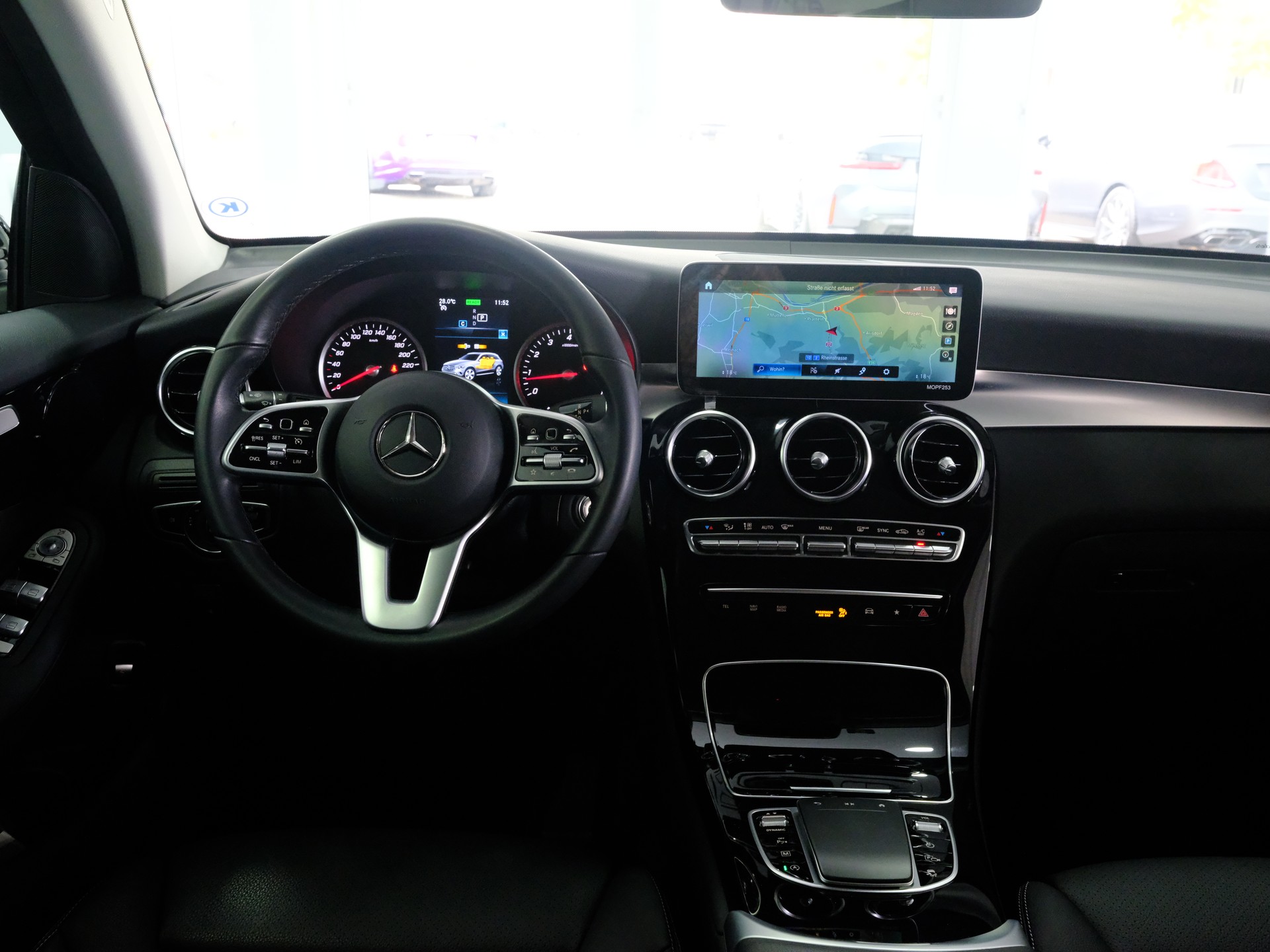 MERCEDES-BENZ GLC 200 Off-Road 4Matic 9G-Tronic-image-11