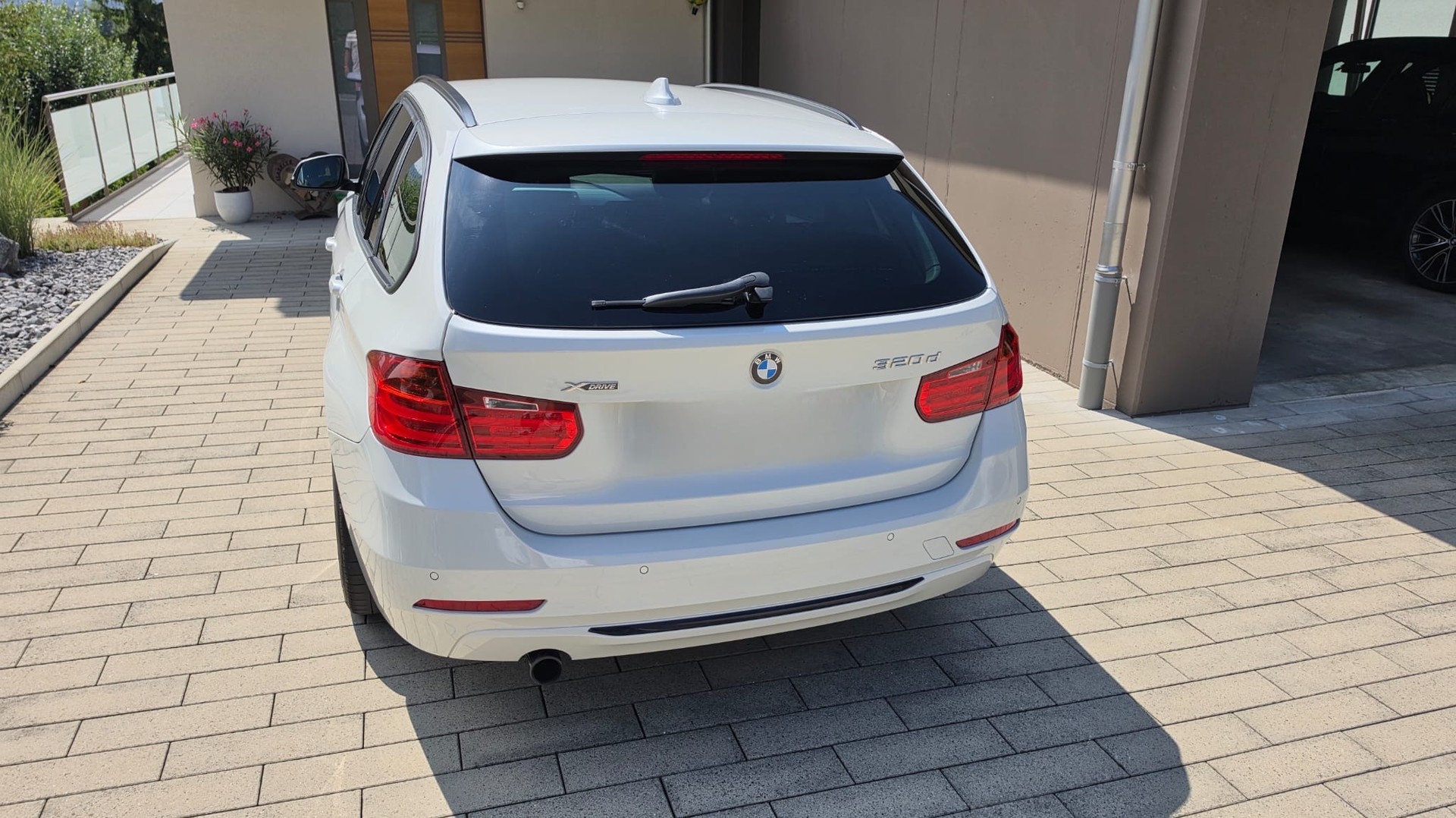 BMW 320d xDrive Touring Sport Line Steptronic mit 184 PS-image-4