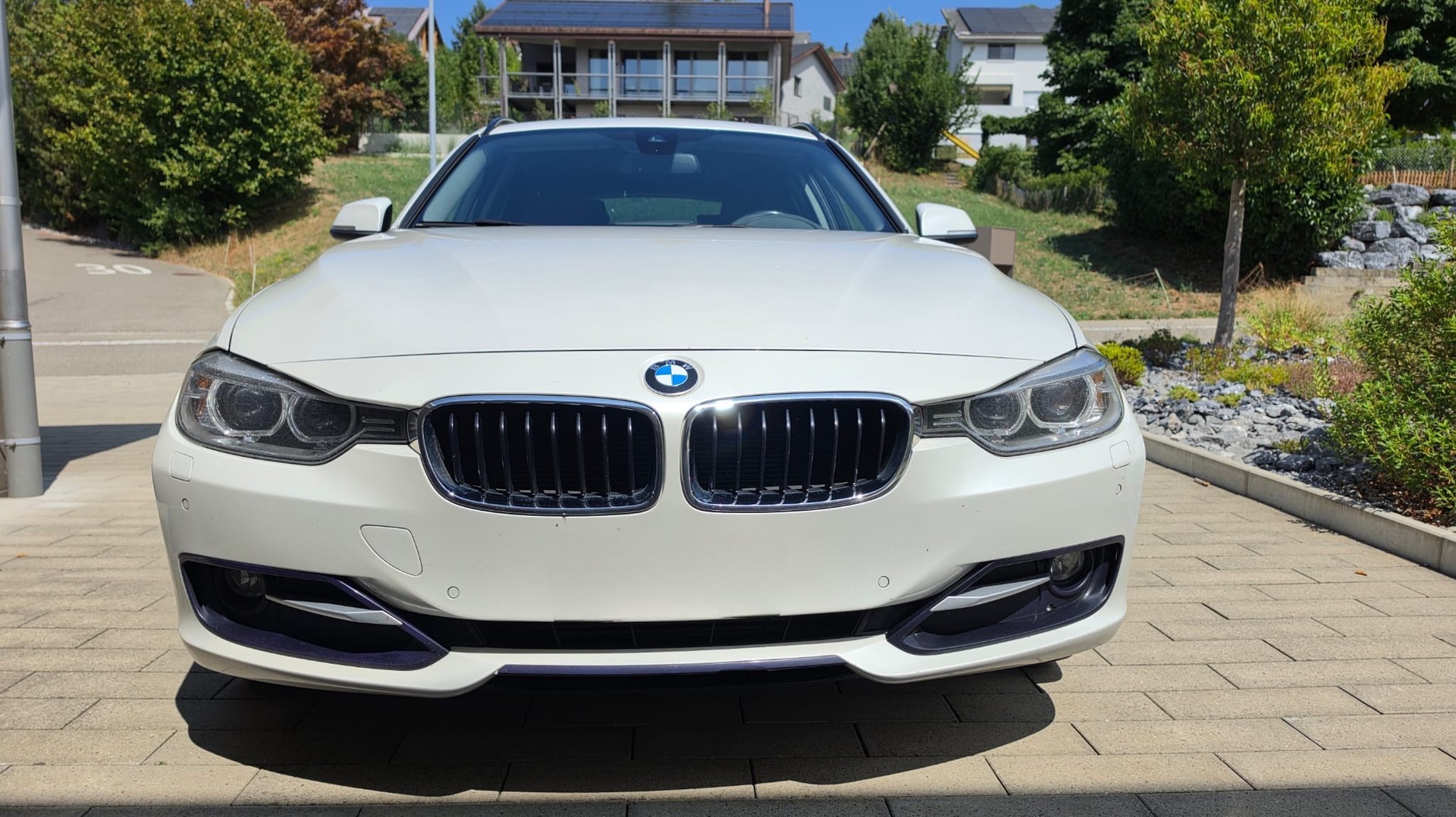 BMW 320d xDrive Touring Sport Line Steptronic mit 184 PS-image-0