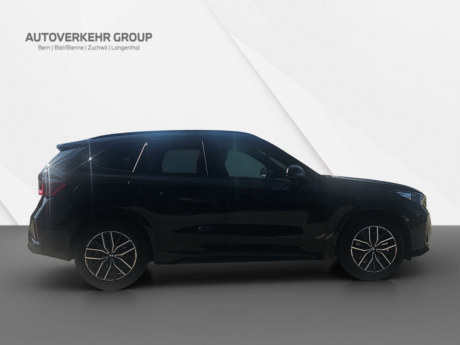 BMW iX1 xDrive 30 M Sport-image-6