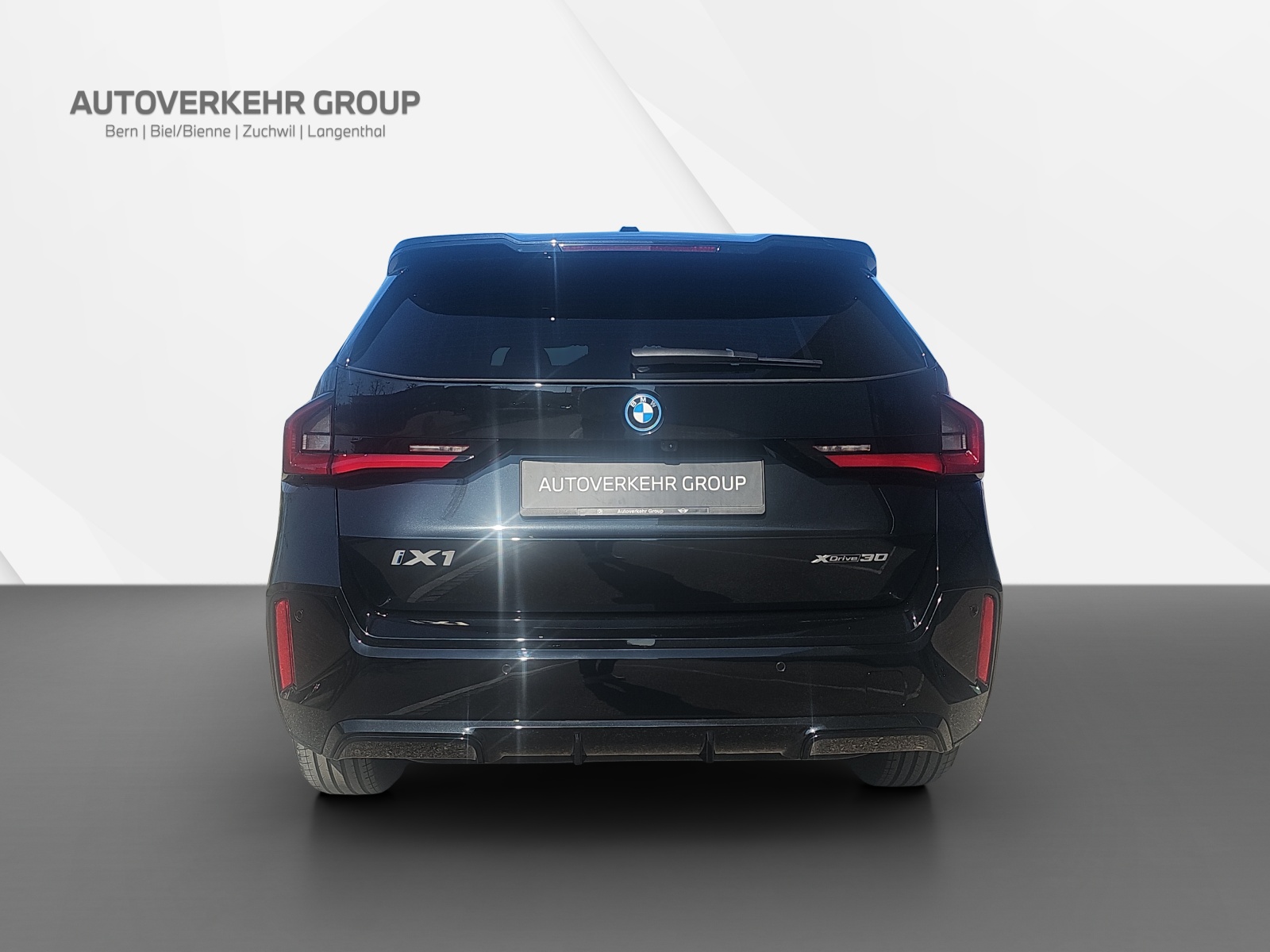BMW iX1 xDrive 30 M Sport-image-4