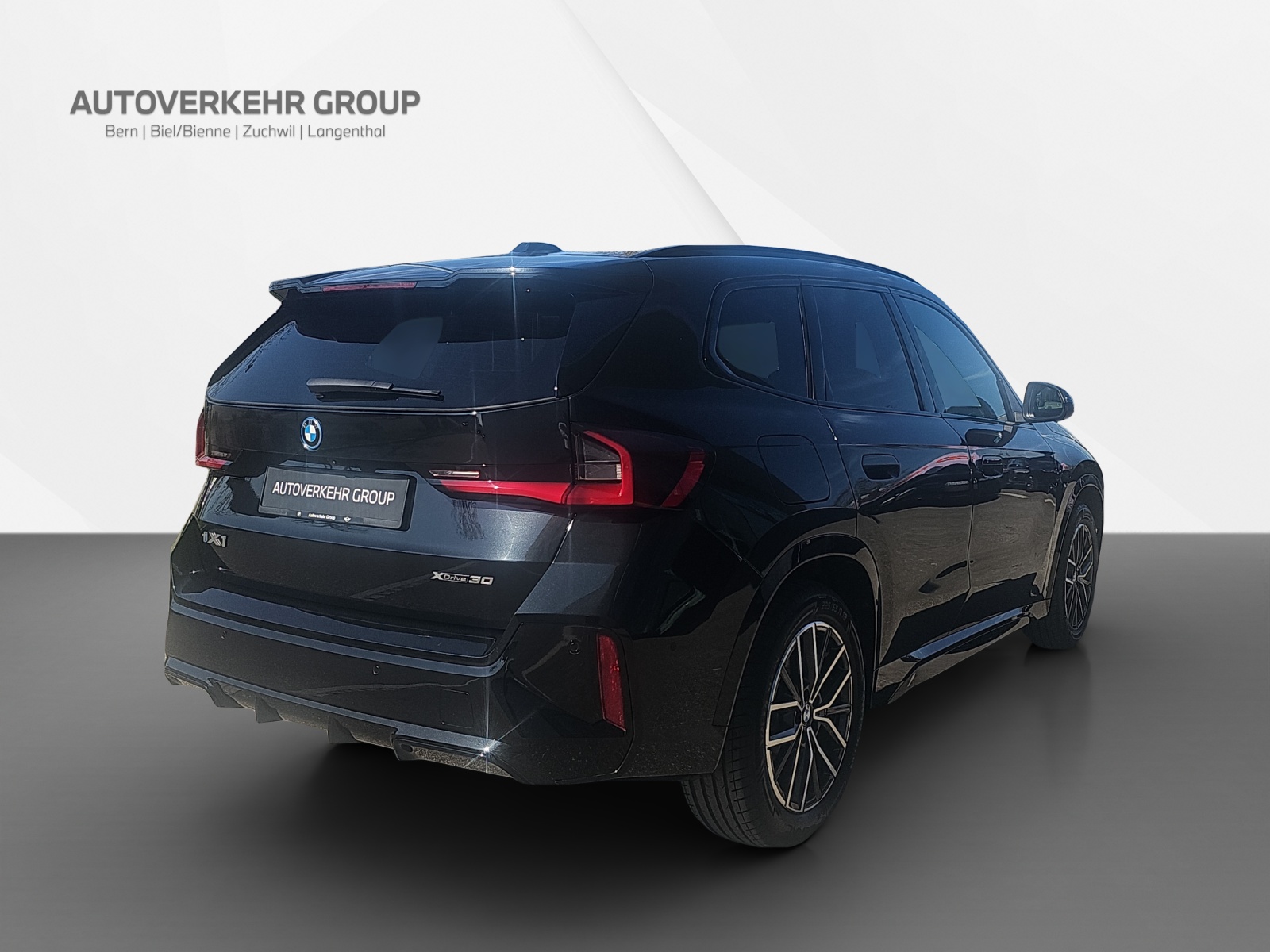 BMW iX1 xDrive 30 M Sport-image-5