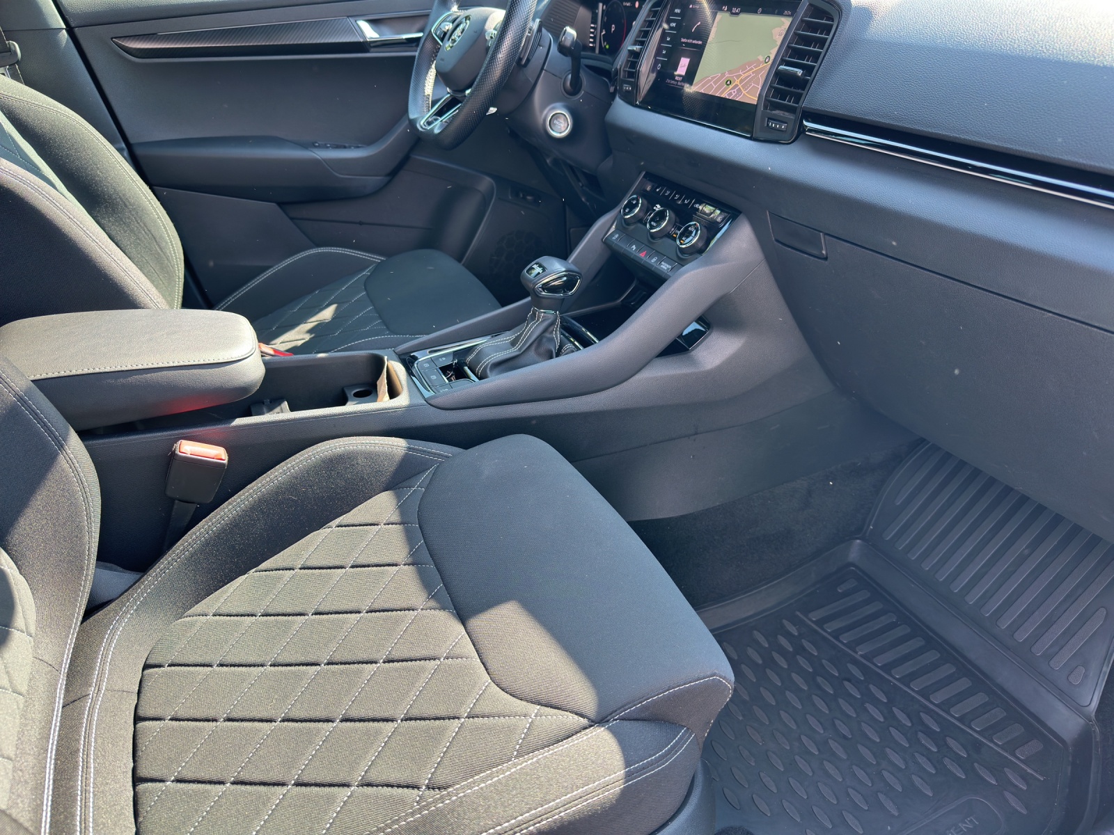 SKODA Karoq 1.5 TSI SportLine DSG-image-15