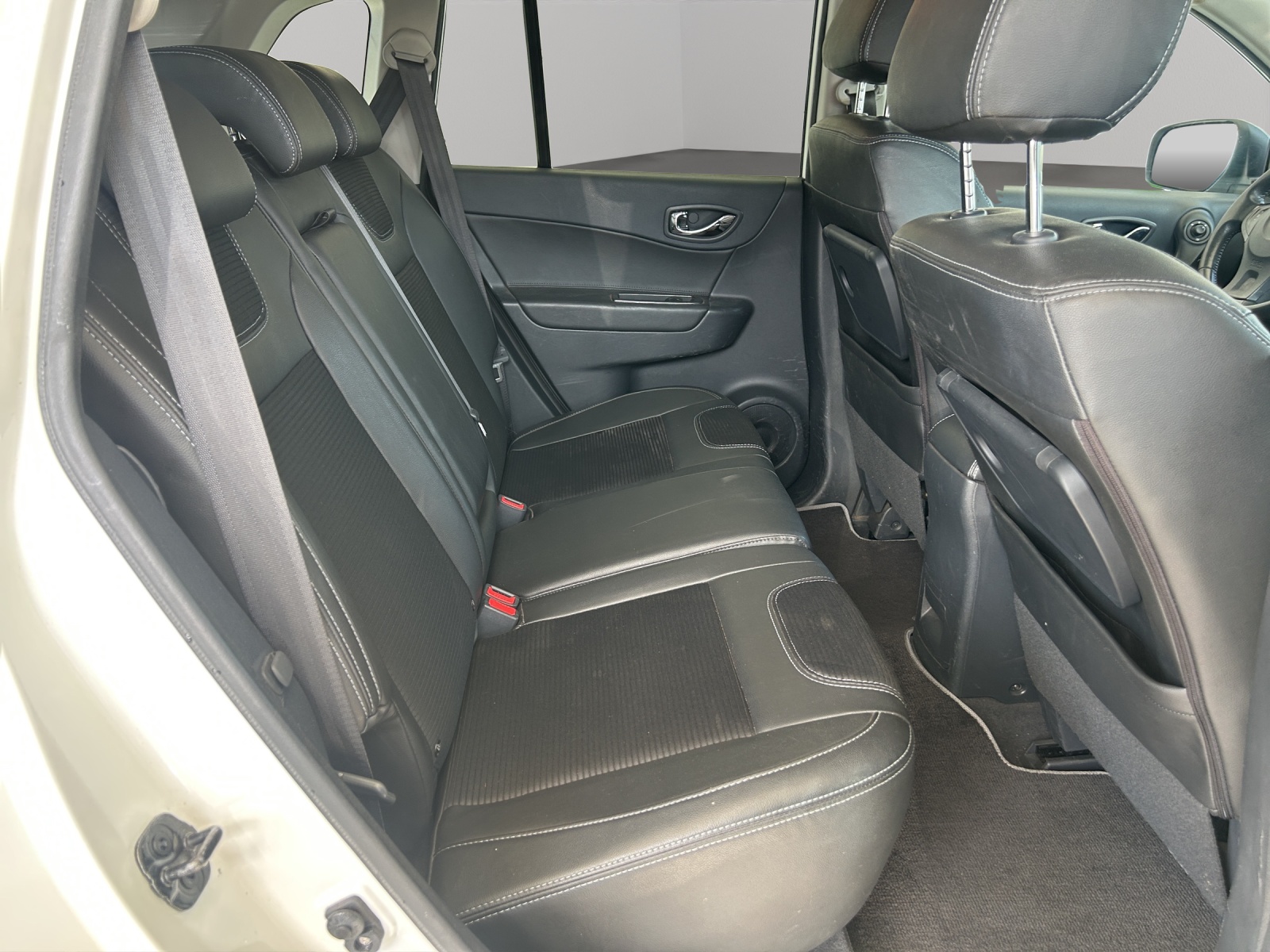 RENAULT Koleos 2.0 dCi Bose 4x4 Automatic-image-14