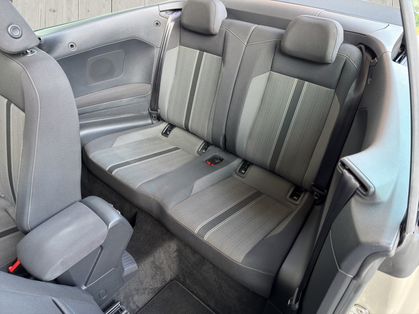 VW T-Roc Cabriolet 1.0 TSI Advance-image-13